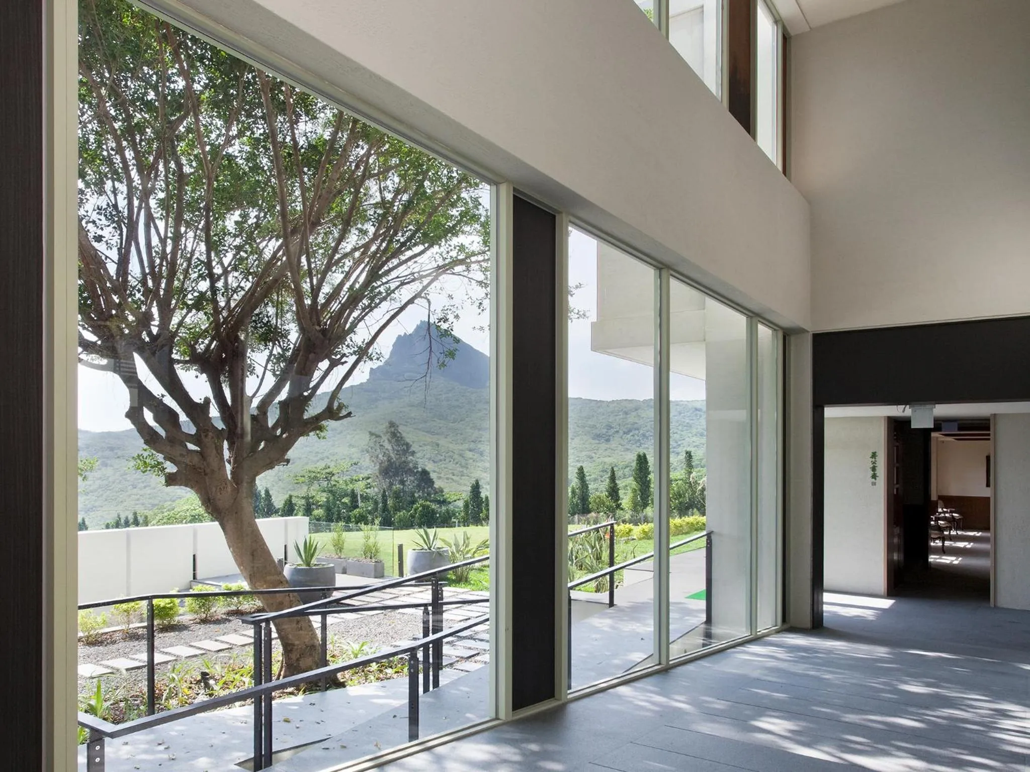 Decorative detail in Gloria Manor