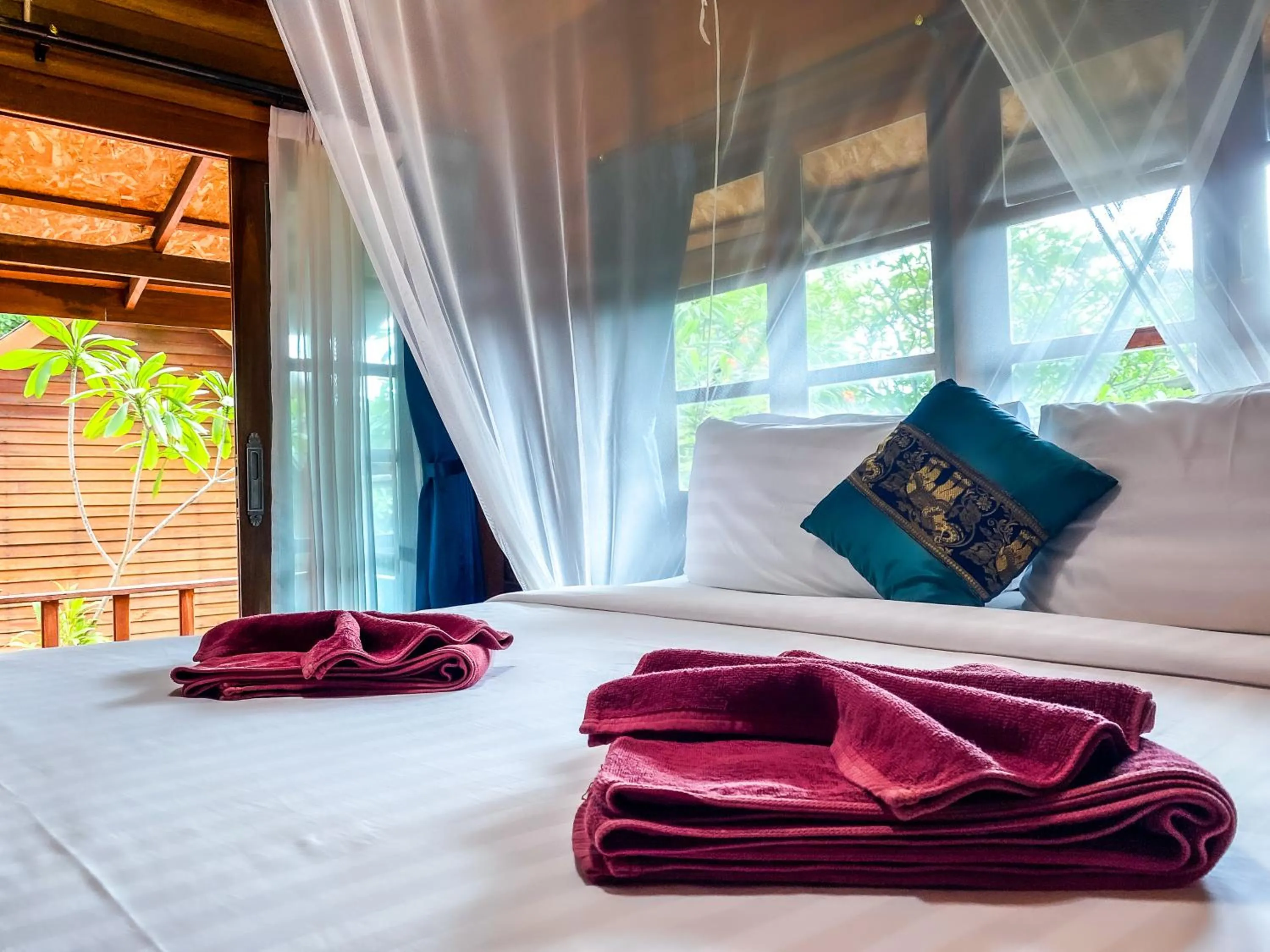 Bed in Lipe Beach Resort