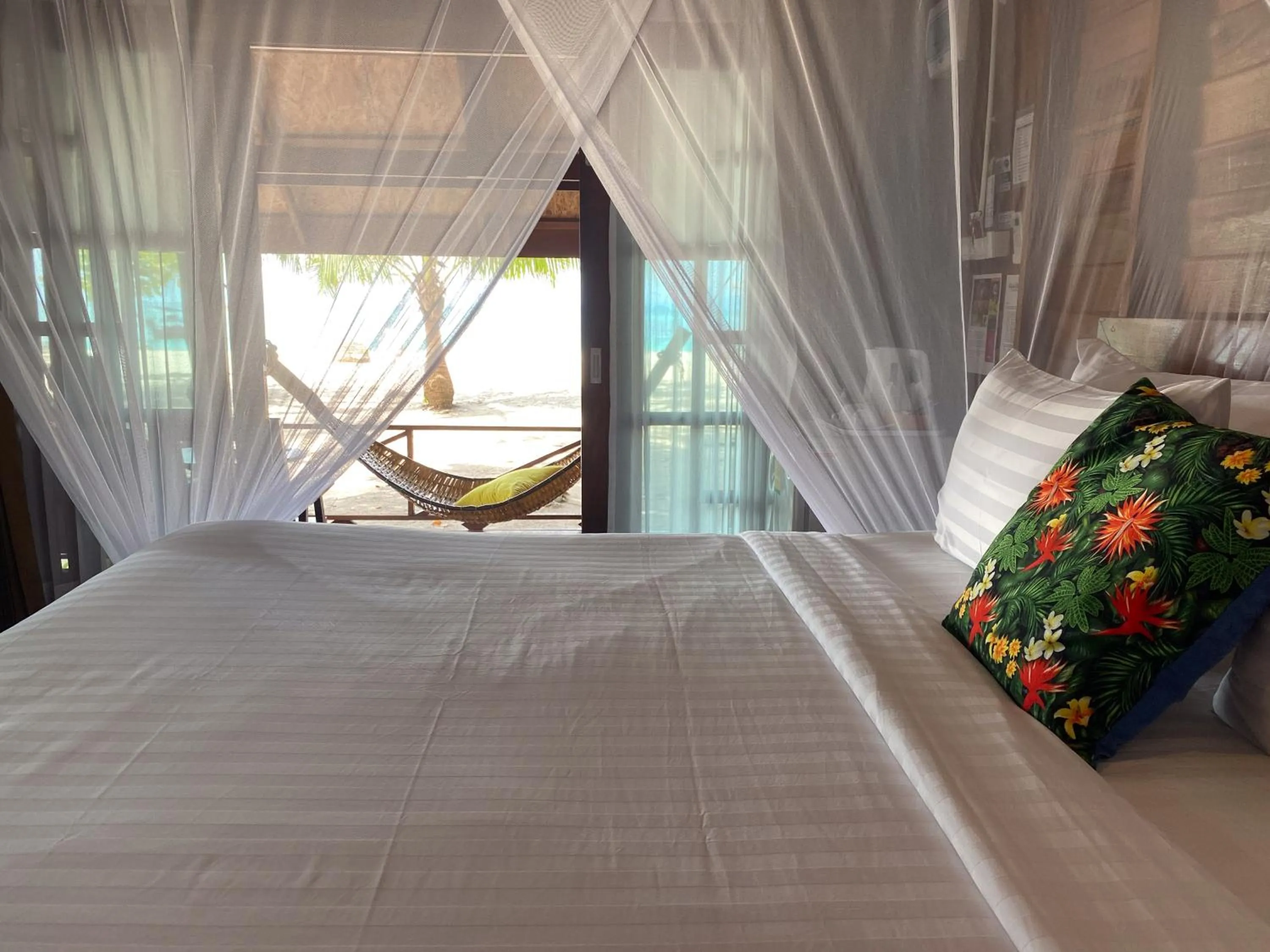 Bed in Lipe Beach Resort