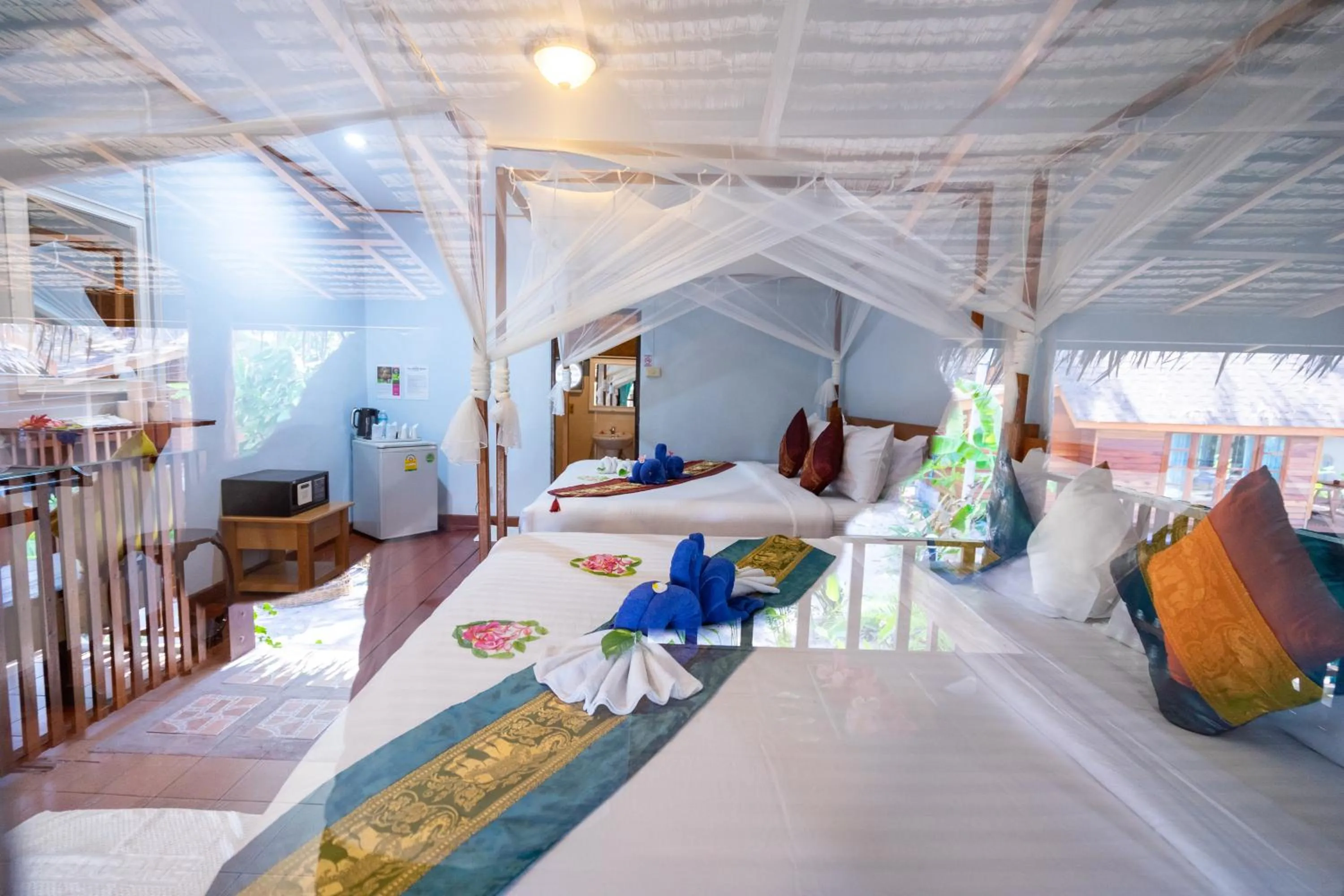 Bed in Lipe Beach Resort