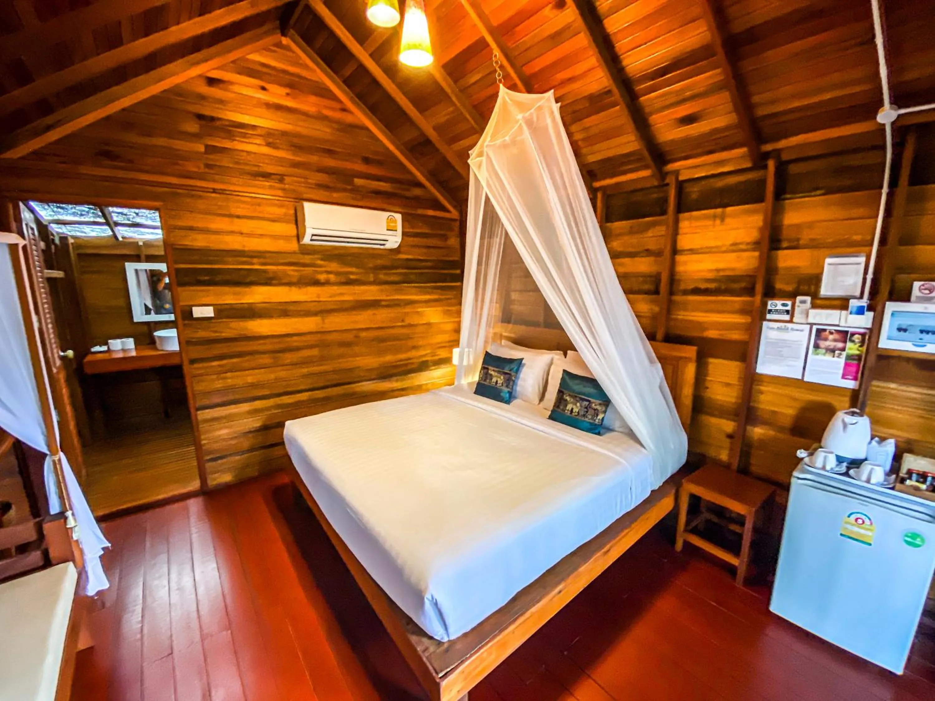 Bed in Lipe Beach Resort