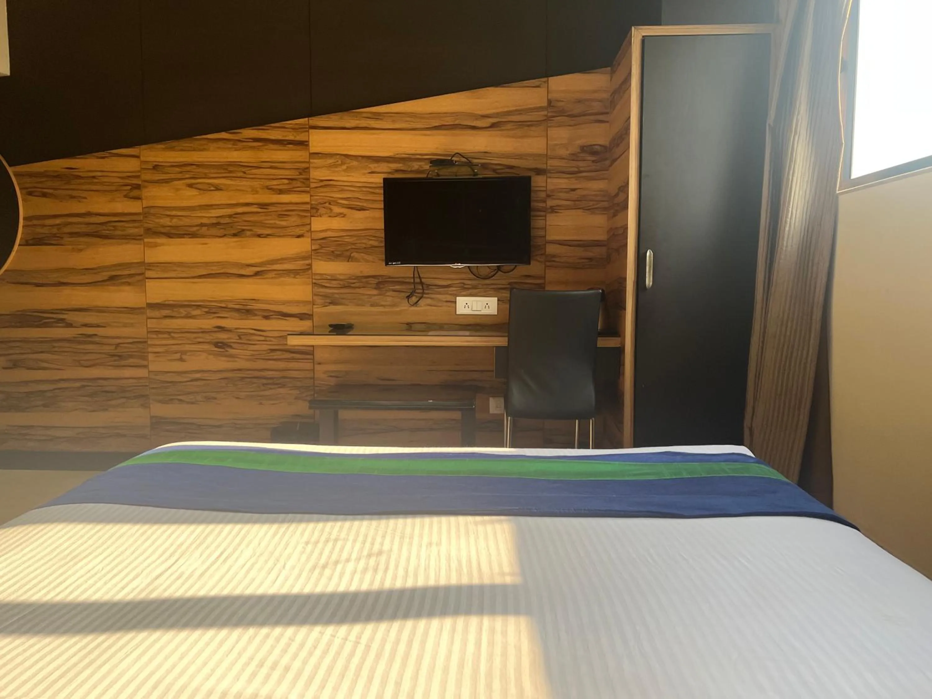 Bedroom, Bed in Hotel Aston International