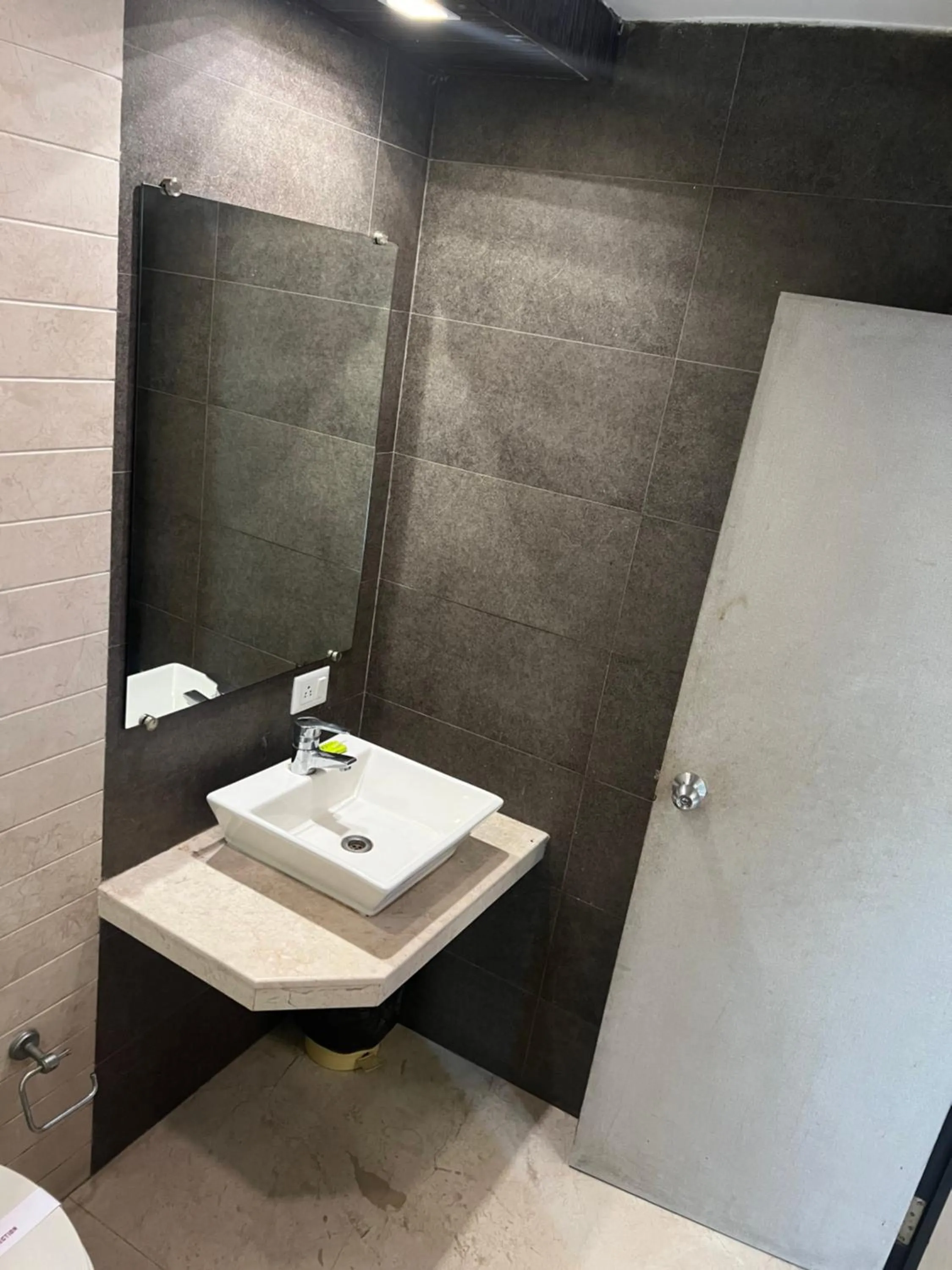 Bathroom in Hotel Aston International