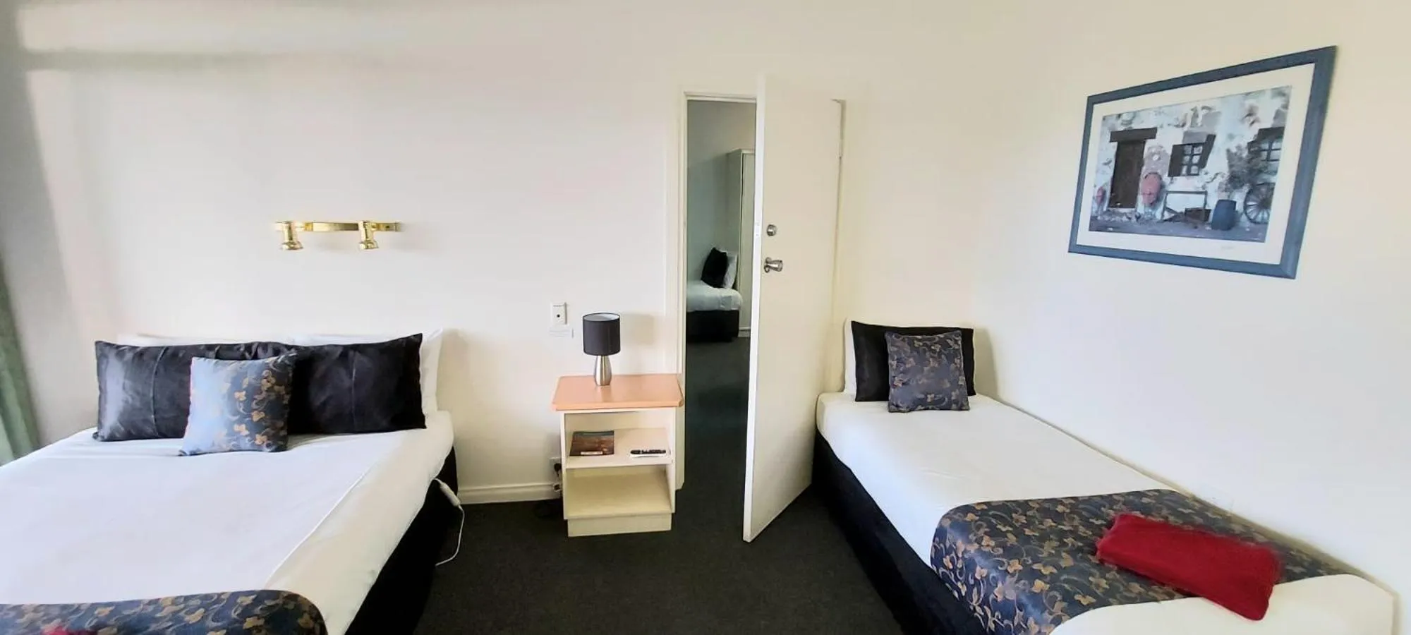 Bed in Barmera Lake Resort Motel