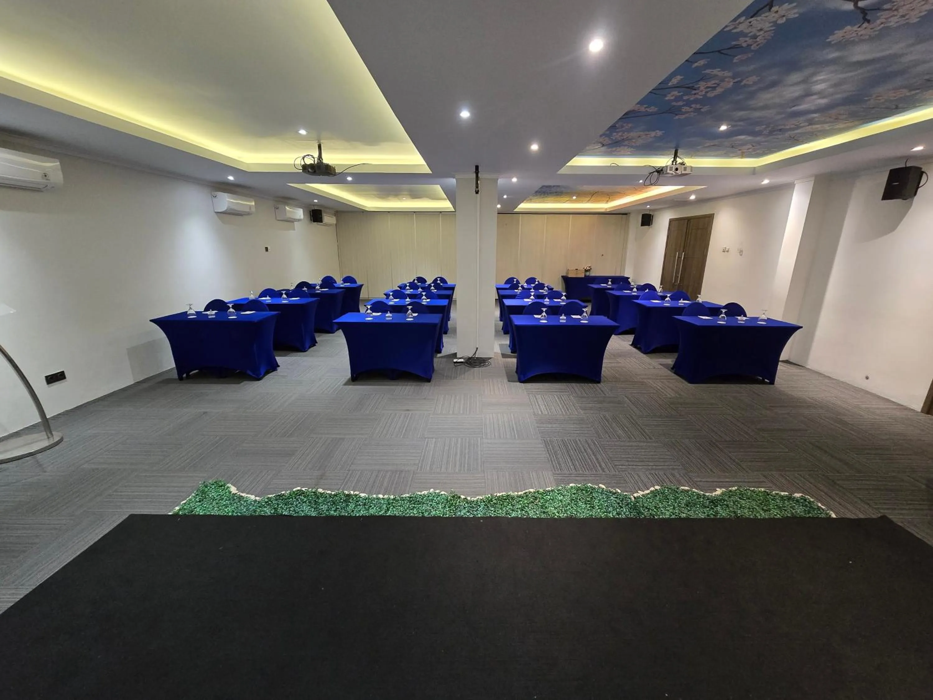 Meeting/conference room in Kaloka Airport Hotel