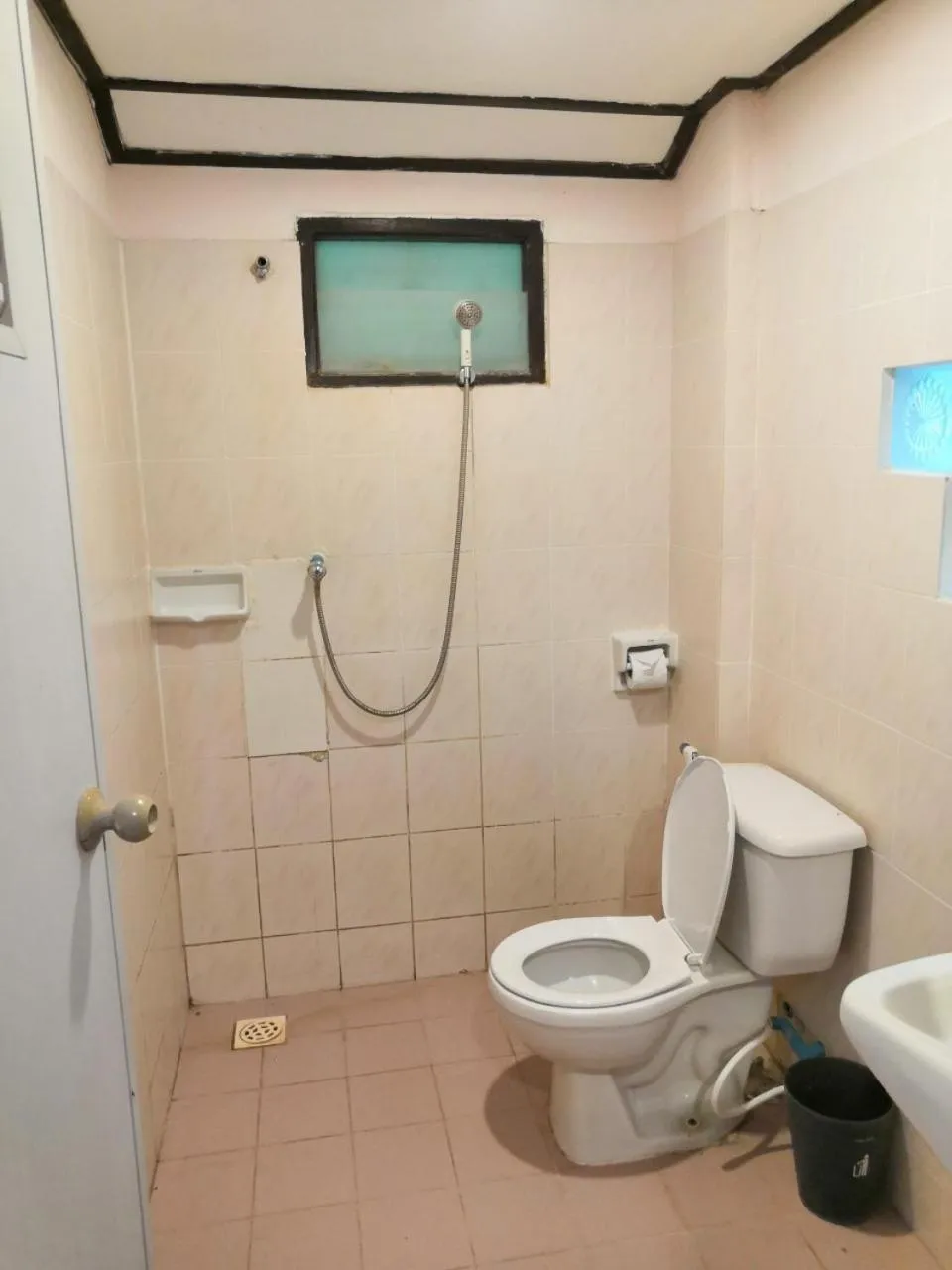 Bathroom in Seashell Coconut Village Koh Tao