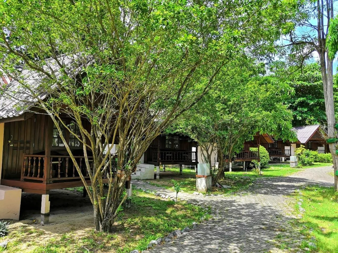 Garden in Seashell Coconut Village Koh Tao