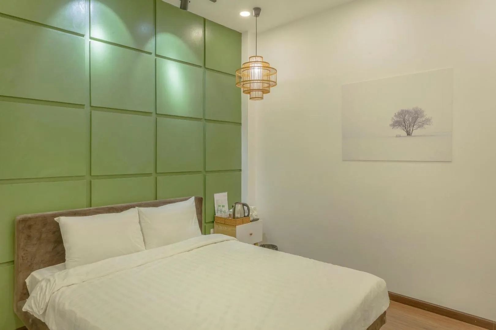 Bedroom, Bed in Seven A Hotel