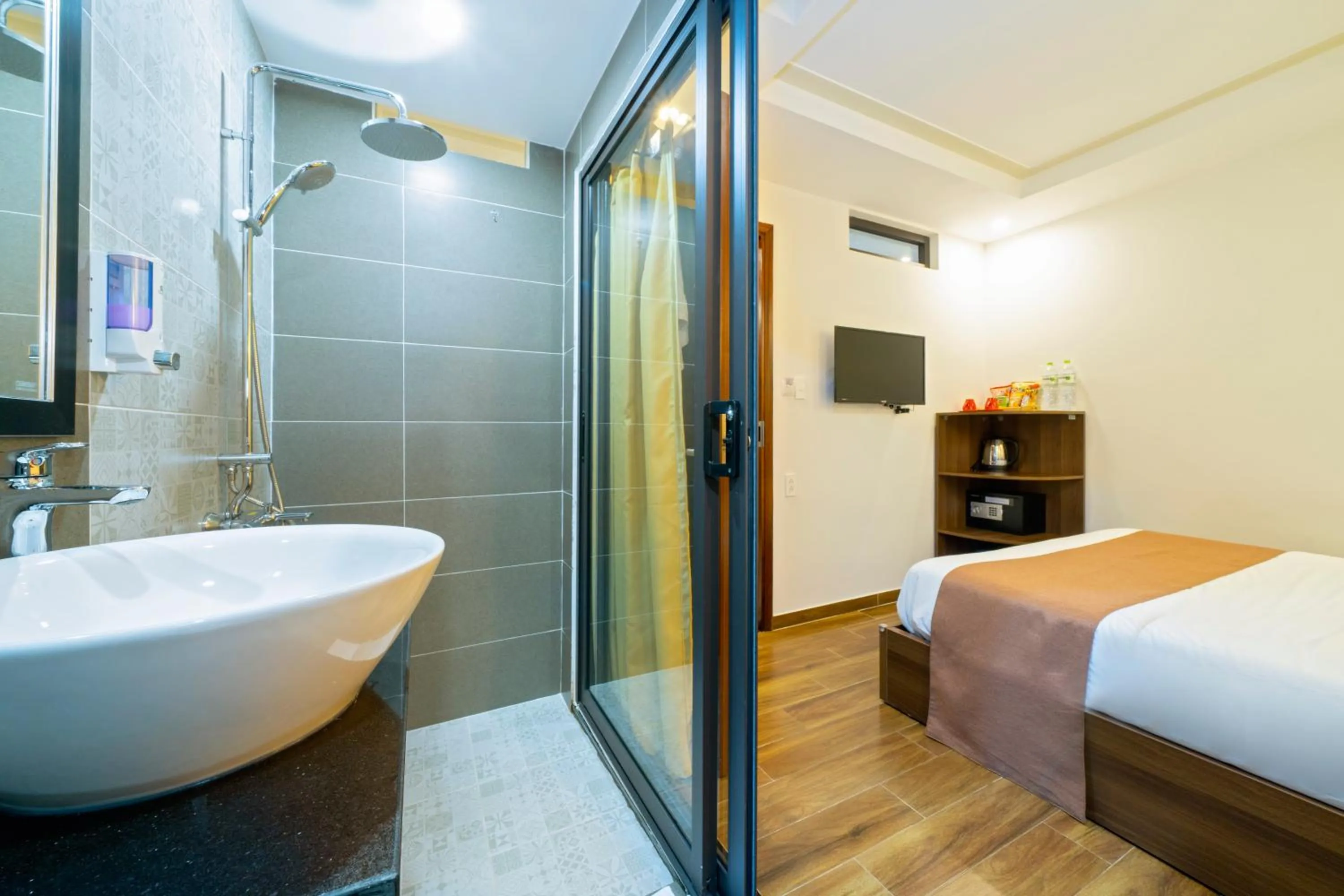 Bathroom, Bed in Brother Villa Hoi An