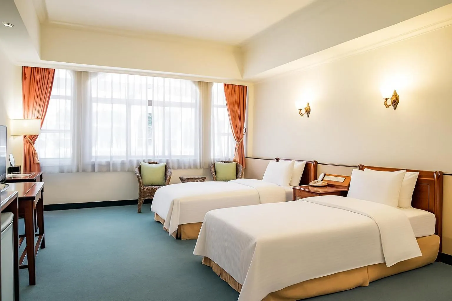 Bedroom, Bed in East Coast Hotel