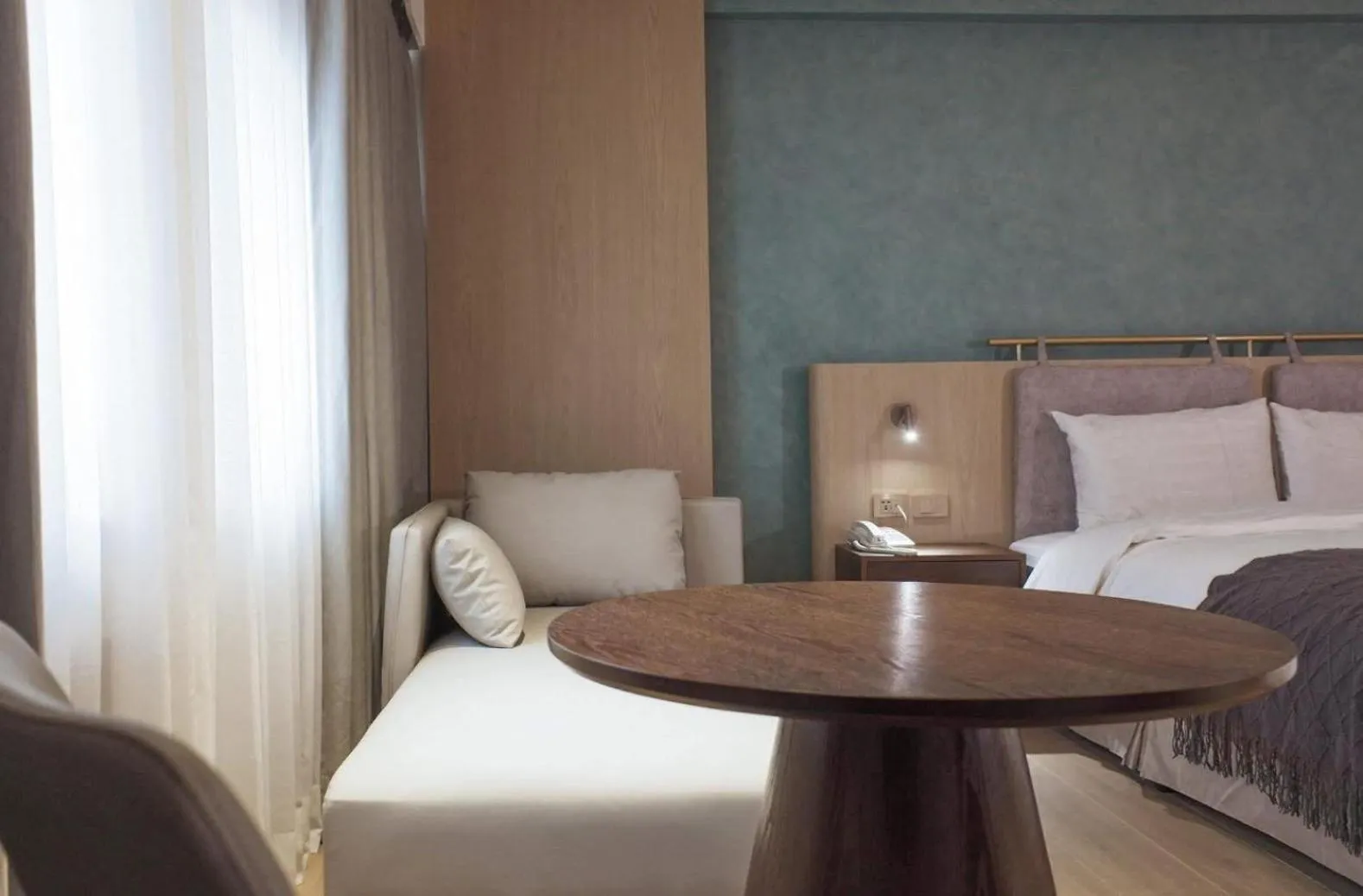 Photo of the whole room, Bed in East Coast Hotel