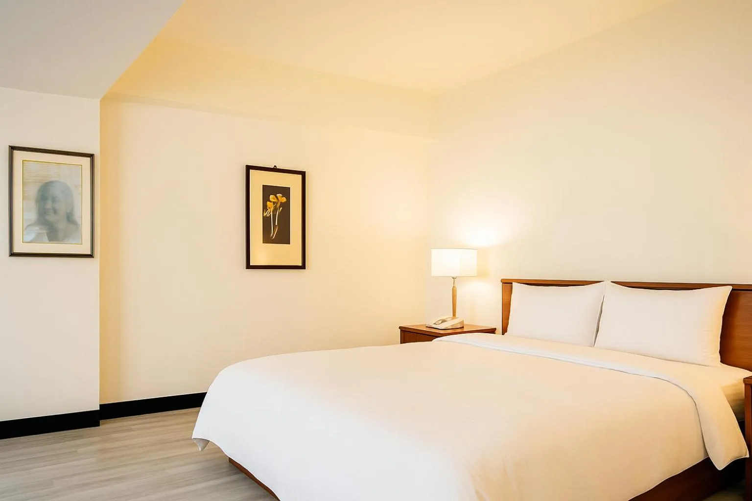 Photo of the whole room, Bed in East Coast Hotel