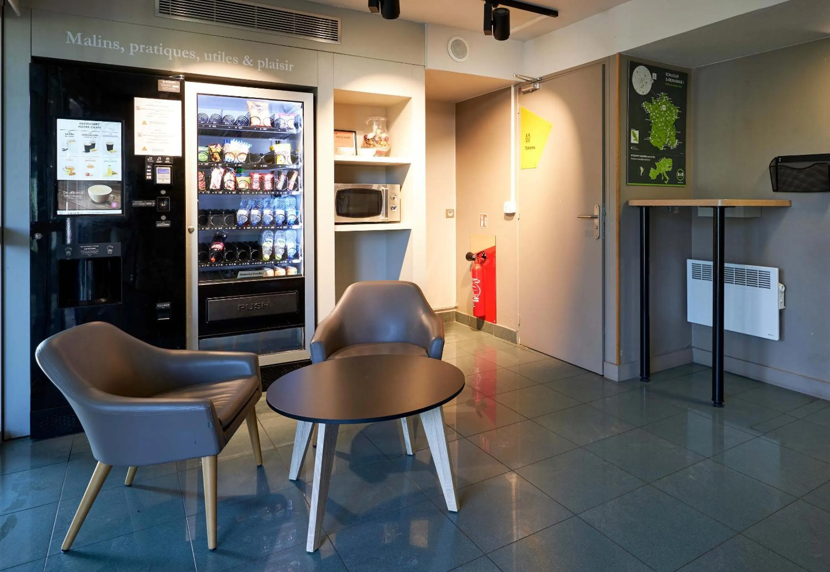 vending machine in B&B HOTEL AVRANCHES Baie du Mont St-Michel