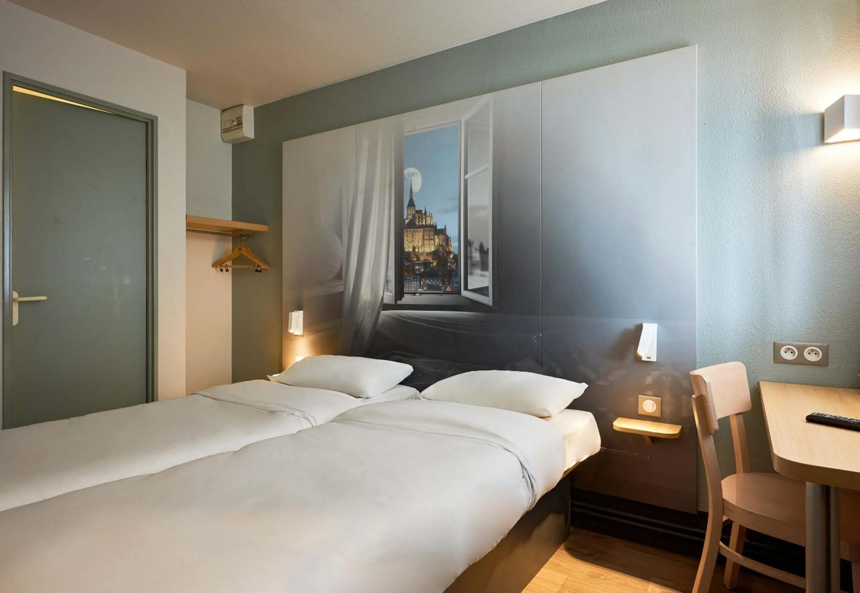 Bedroom, Bed in B&B HOTEL AVRANCHES Baie du Mont St-Michel