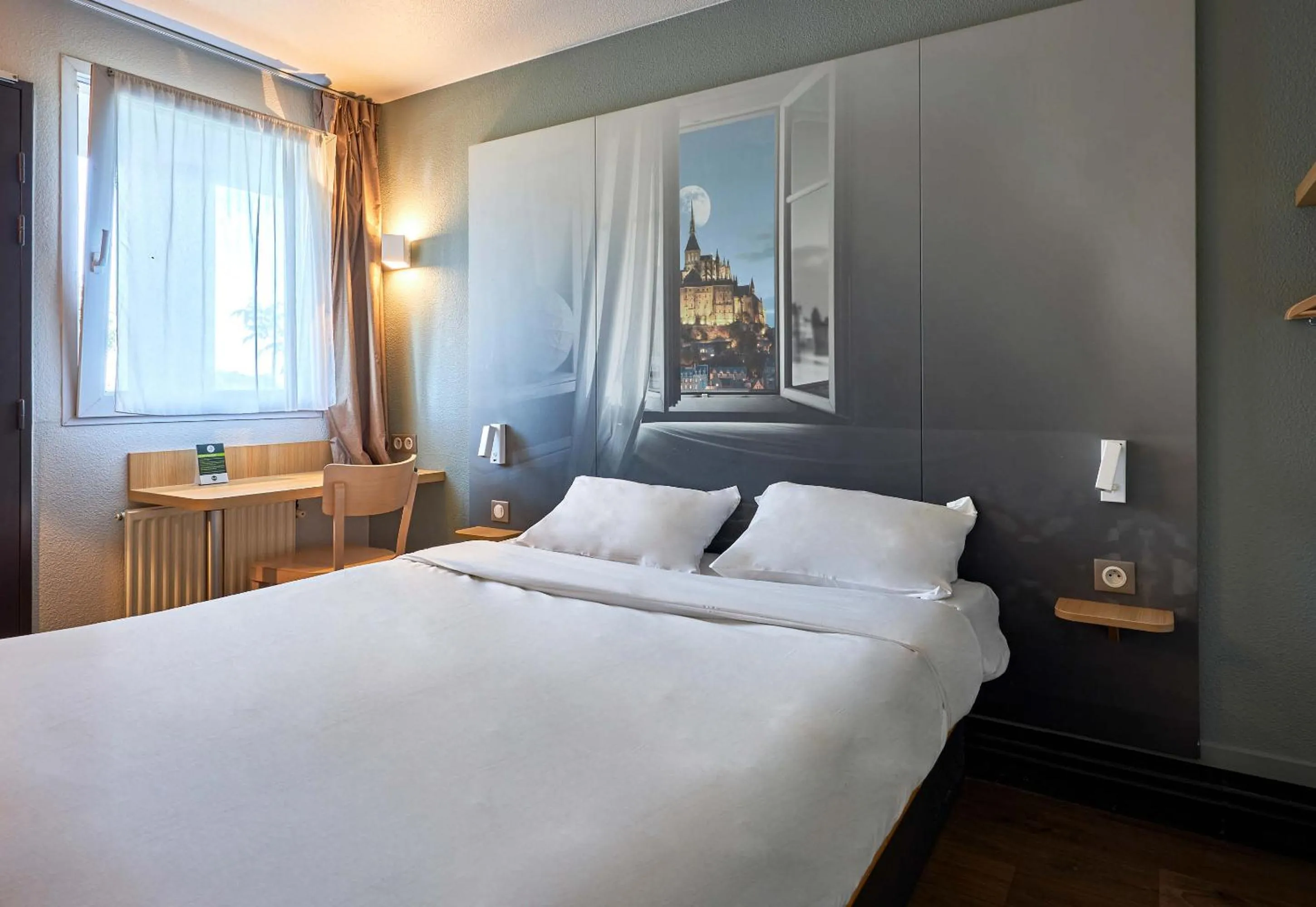 Bedroom, Bed in B&B HOTEL AVRANCHES Baie du Mont St-Michel