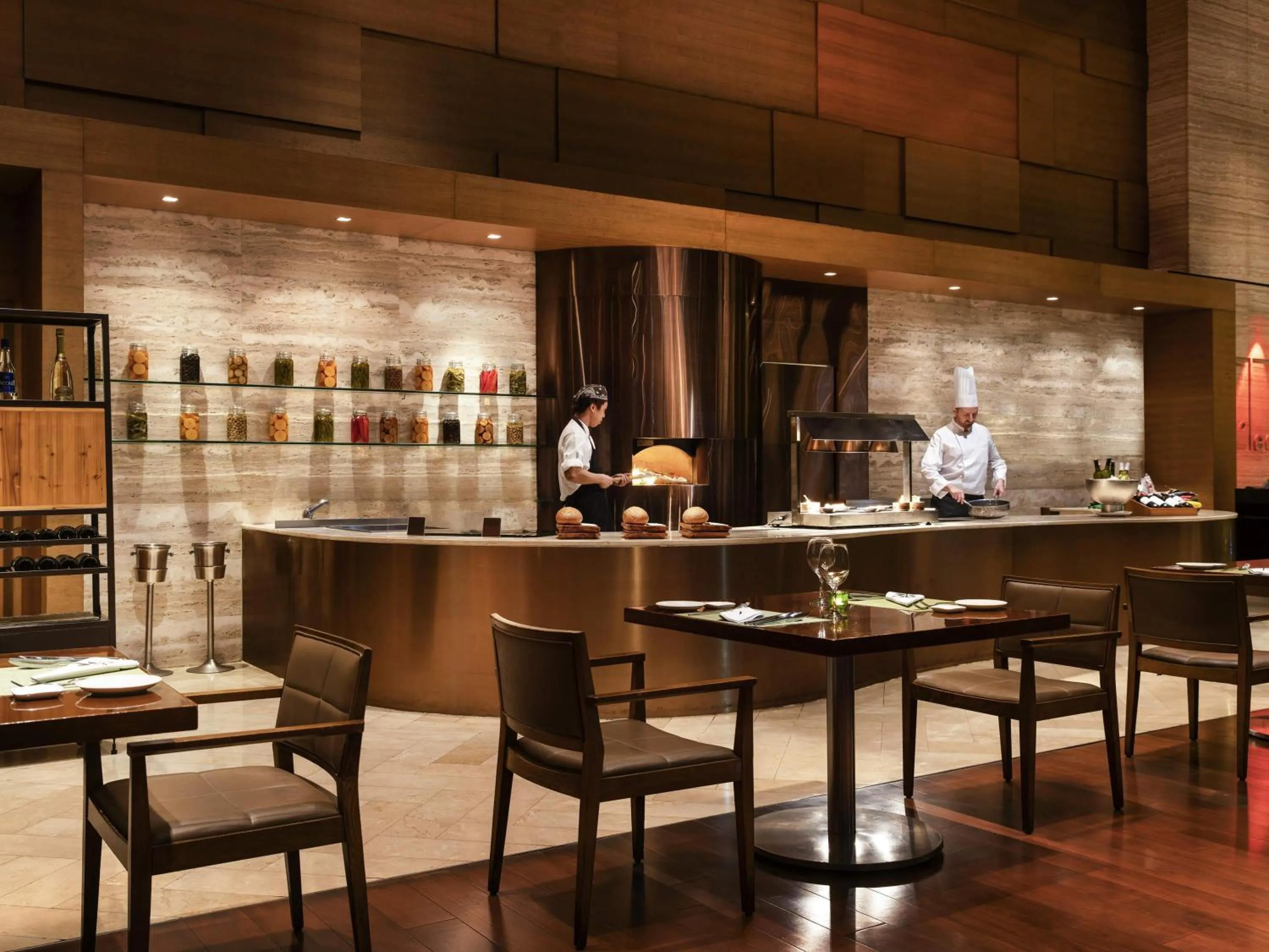 Restaurant/places to eat in Novotel Citygate Hong Kong