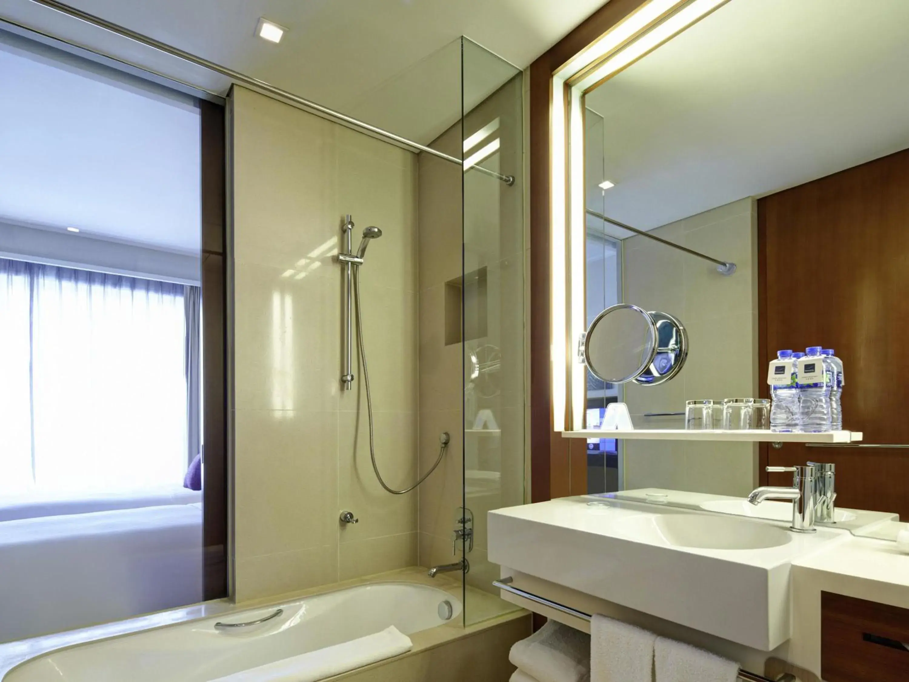 Superior Room with Twin beds in Novotel Citygate Hong Kong Superior Room with Twin beds in Novotel Citygate Hong Kong