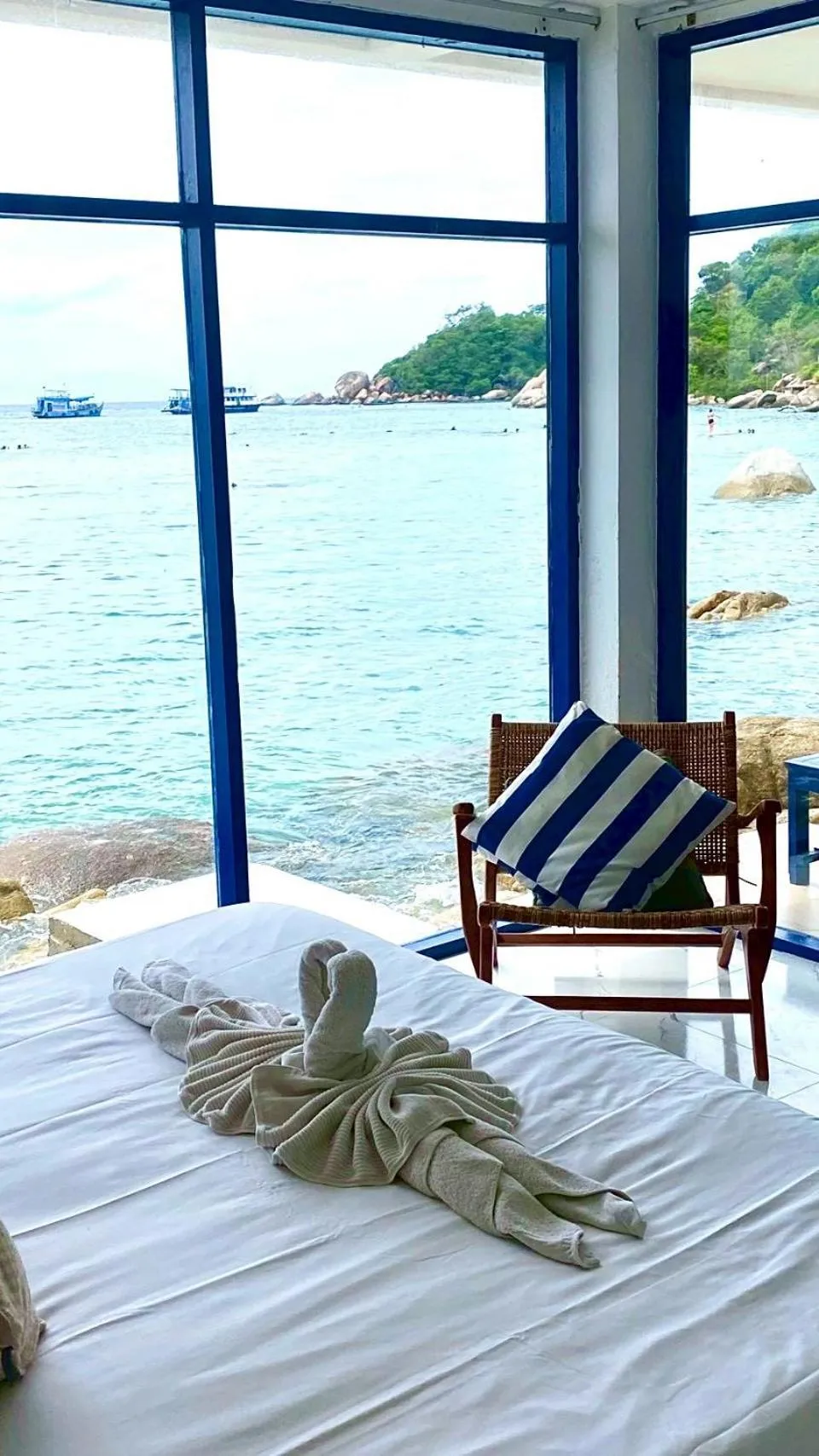 Property building, Bed in P.D. Beach Resort