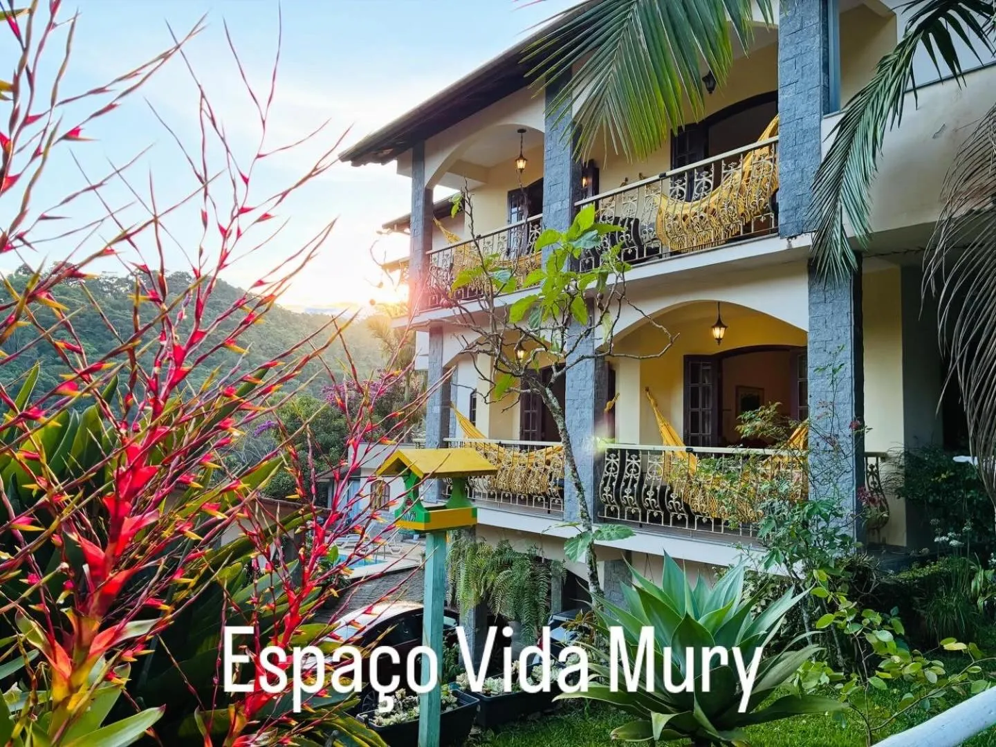 Property building in Espaço Vida Mury - Casa Mara