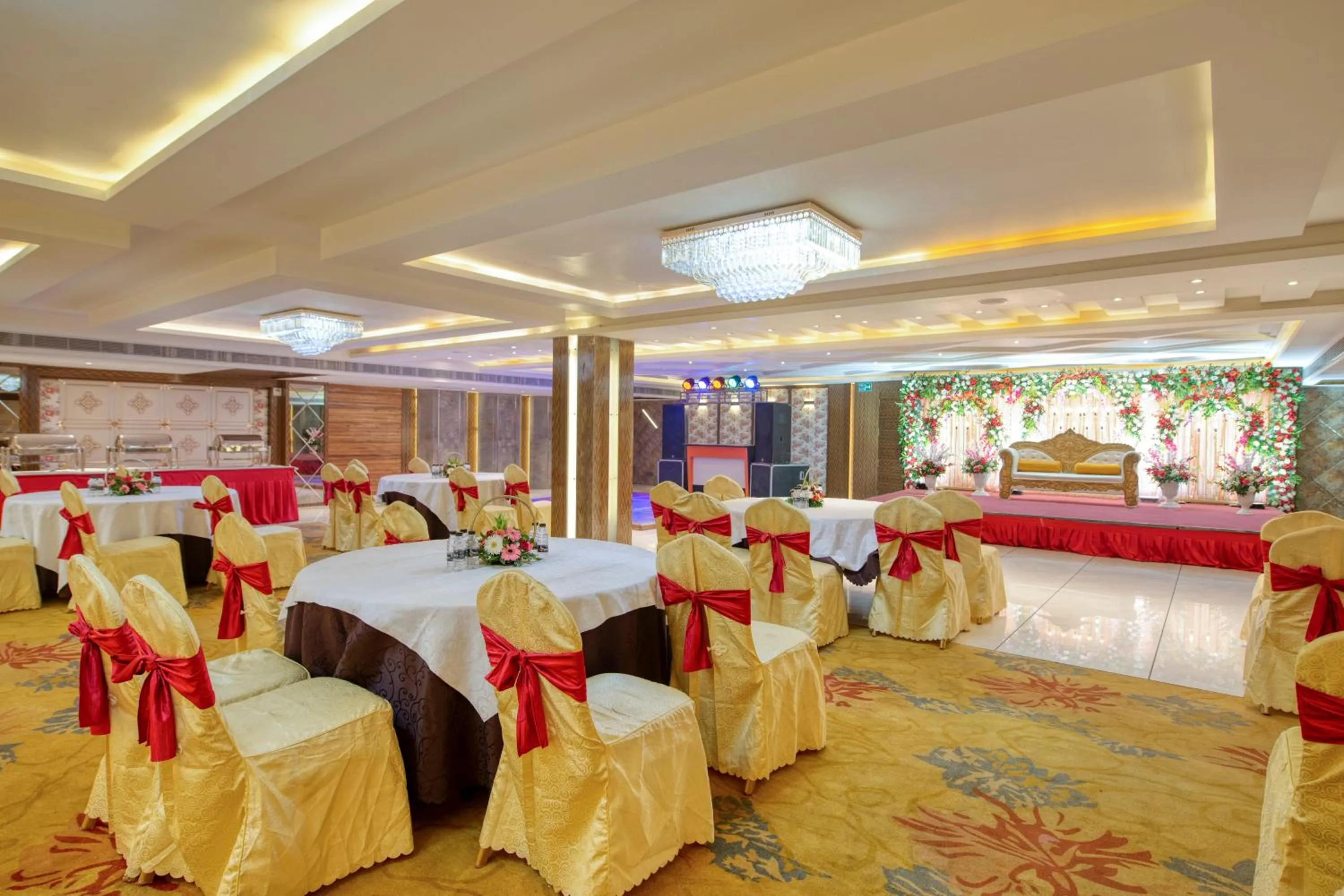 Banquet/Function facilities in OM Clarks Inn Raebareli
