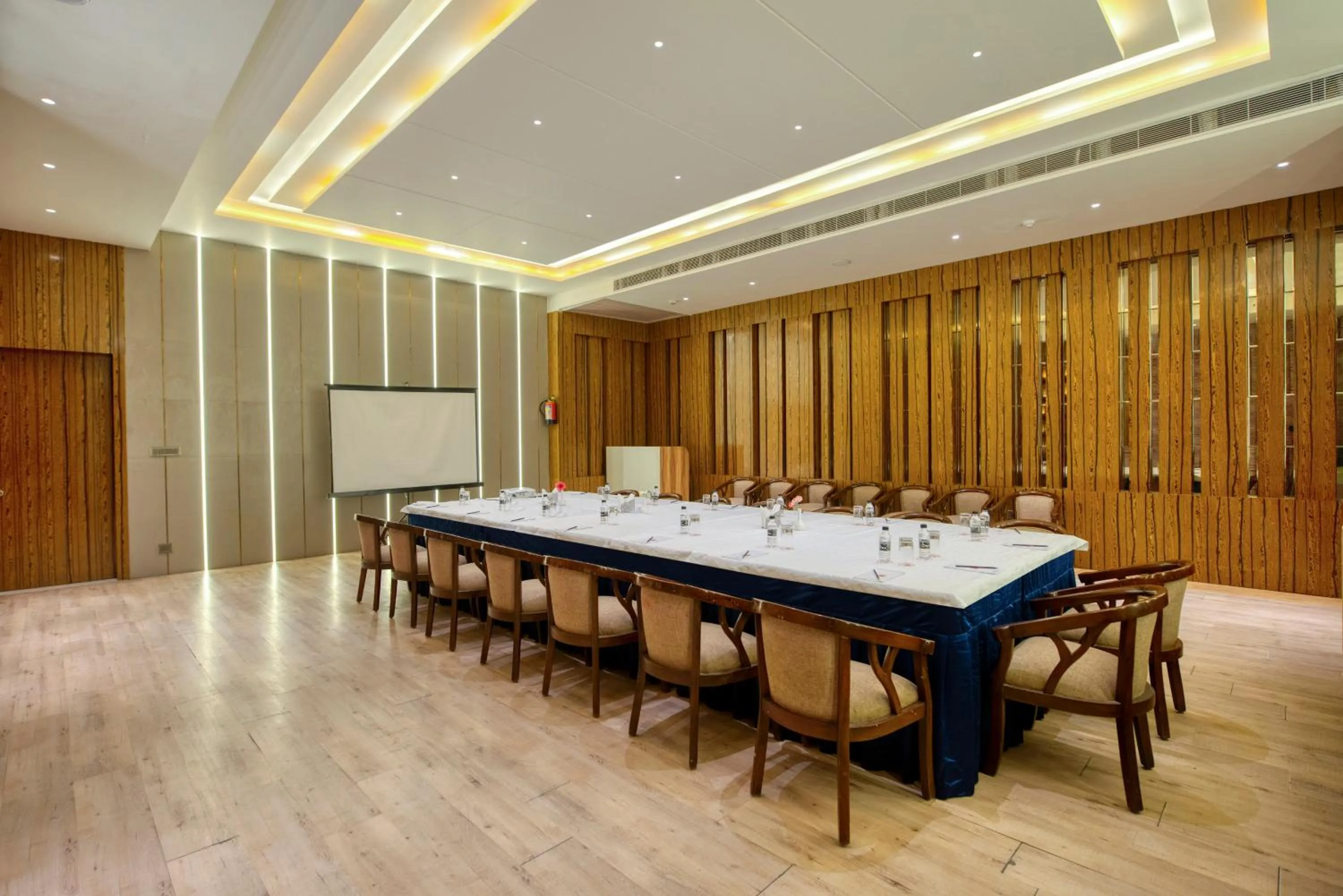 Banquet/Function facilities in OM Clarks Inn Raebareli