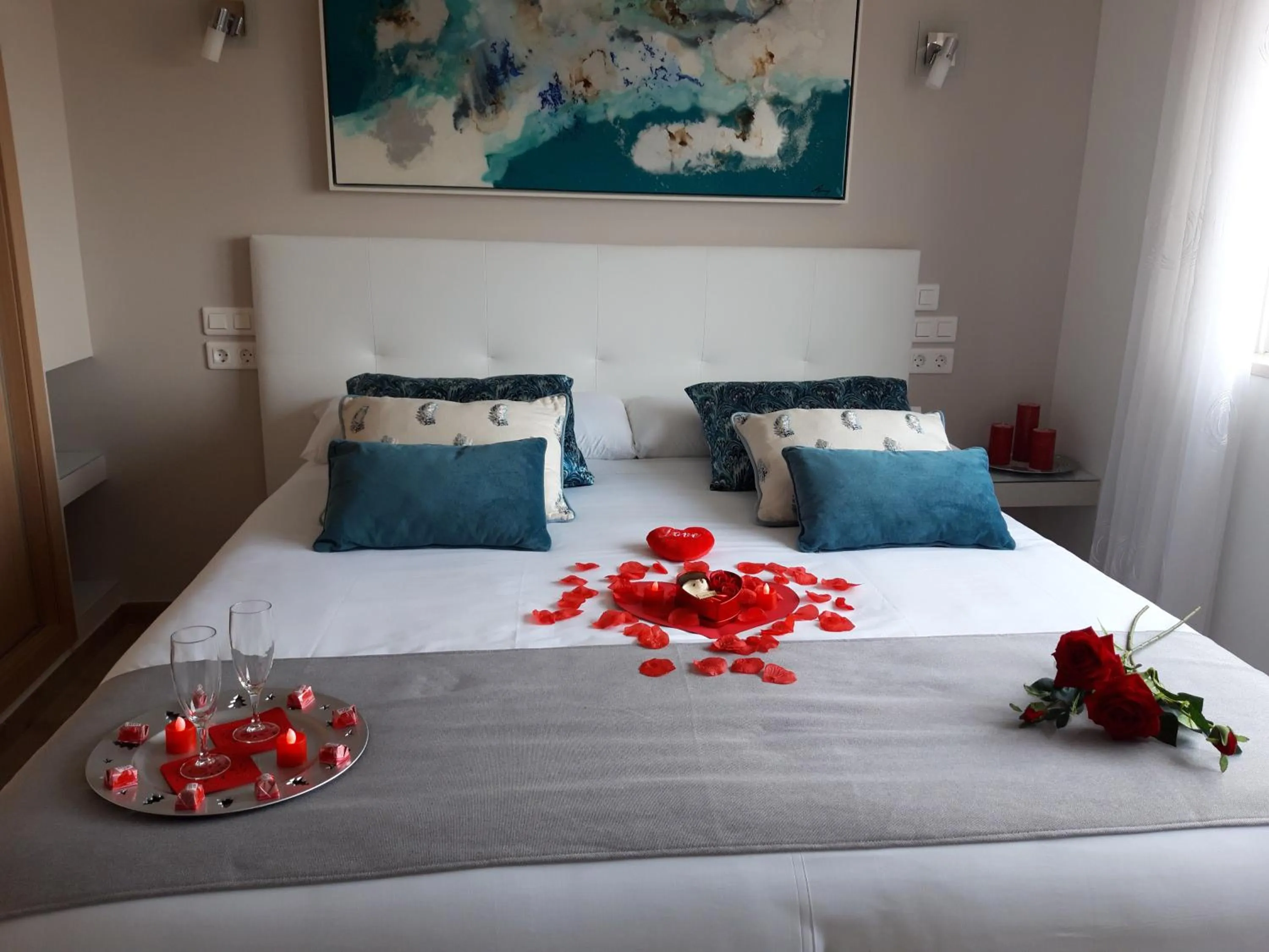 Bedroom, Bed in VILLA L'ESTAQUE