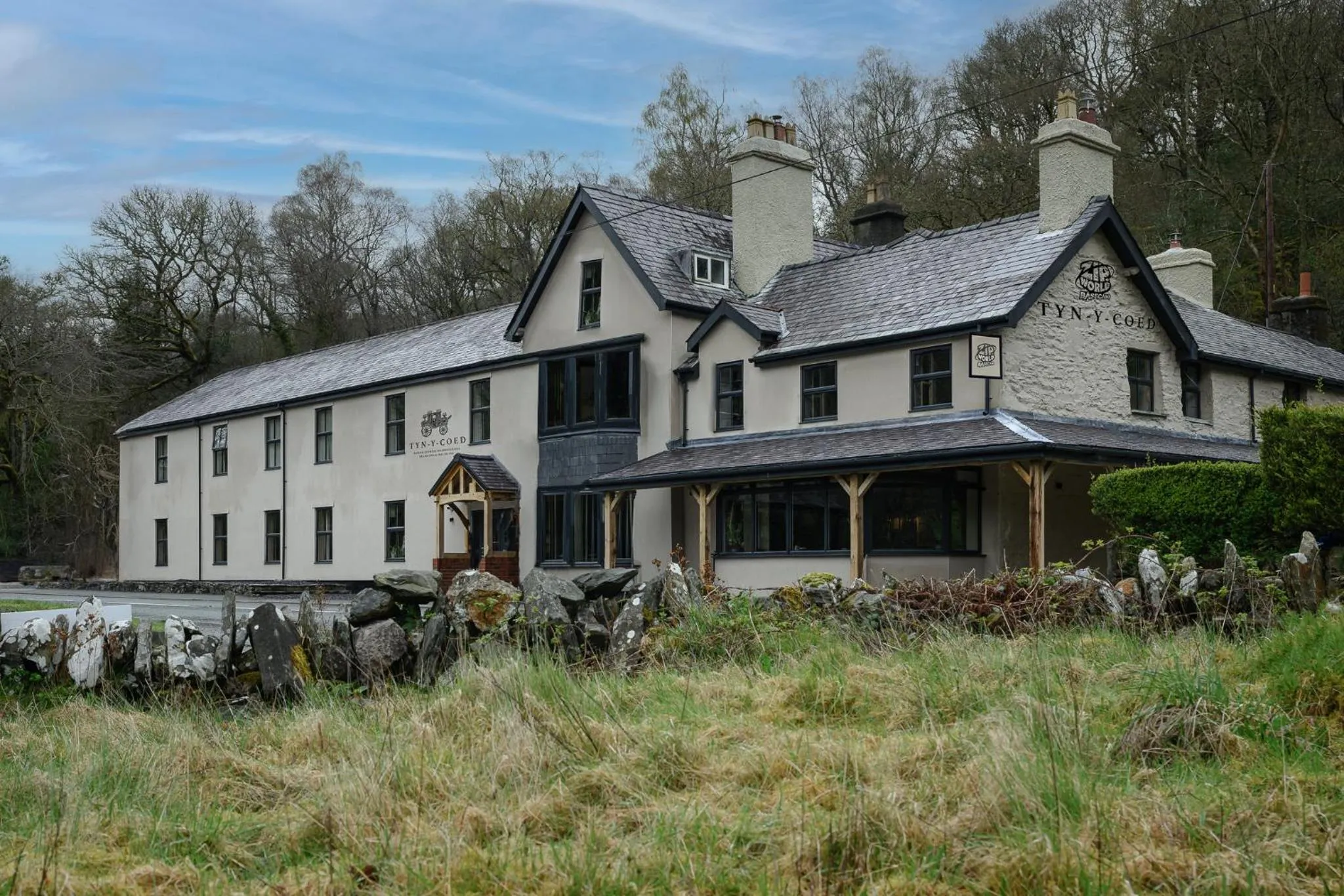 Property building in Tyn-y-Coed Inn