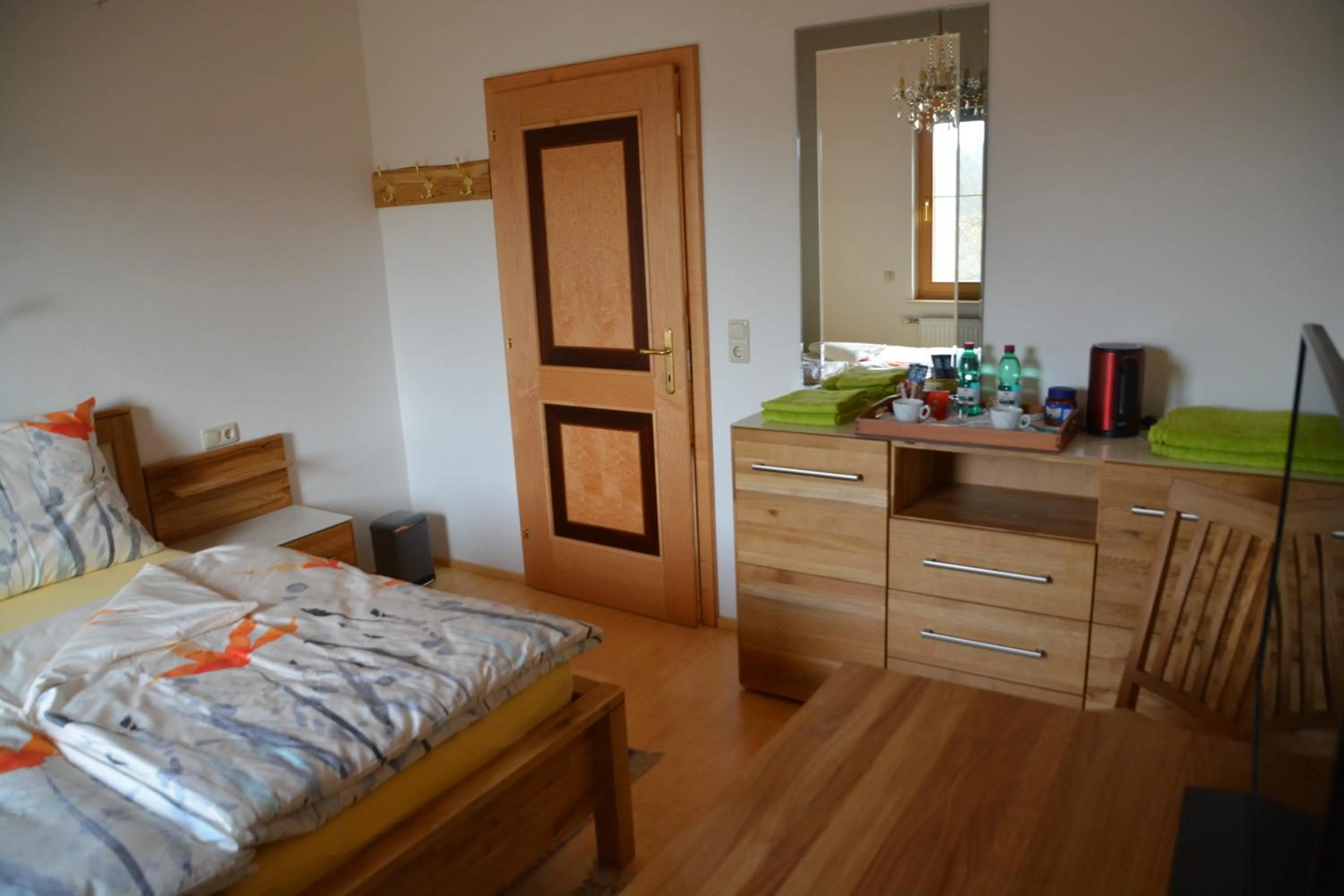 Photo of the whole room, Bed in Privatzimmer Marina