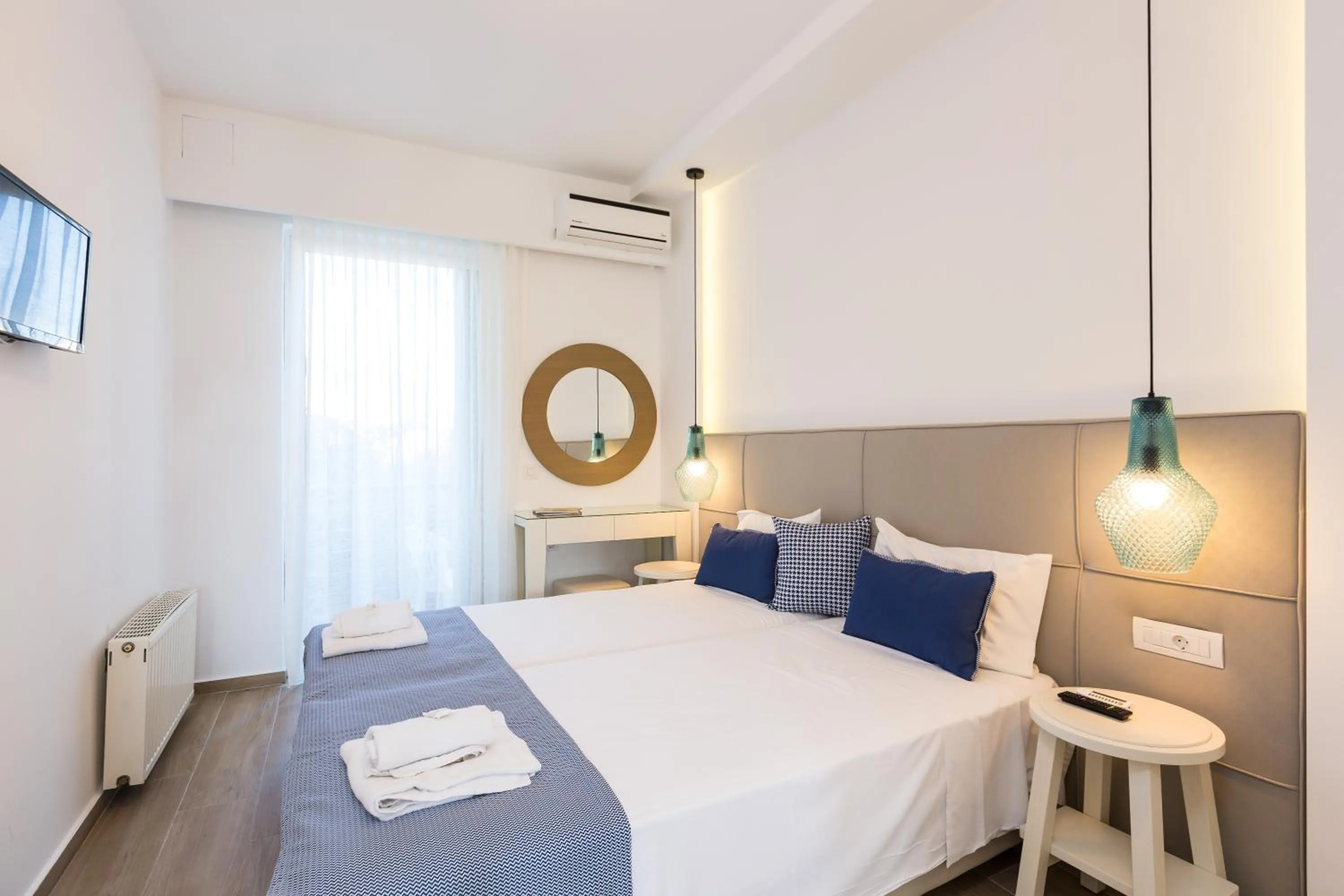 Bedroom, Bed in Eltina Hotel