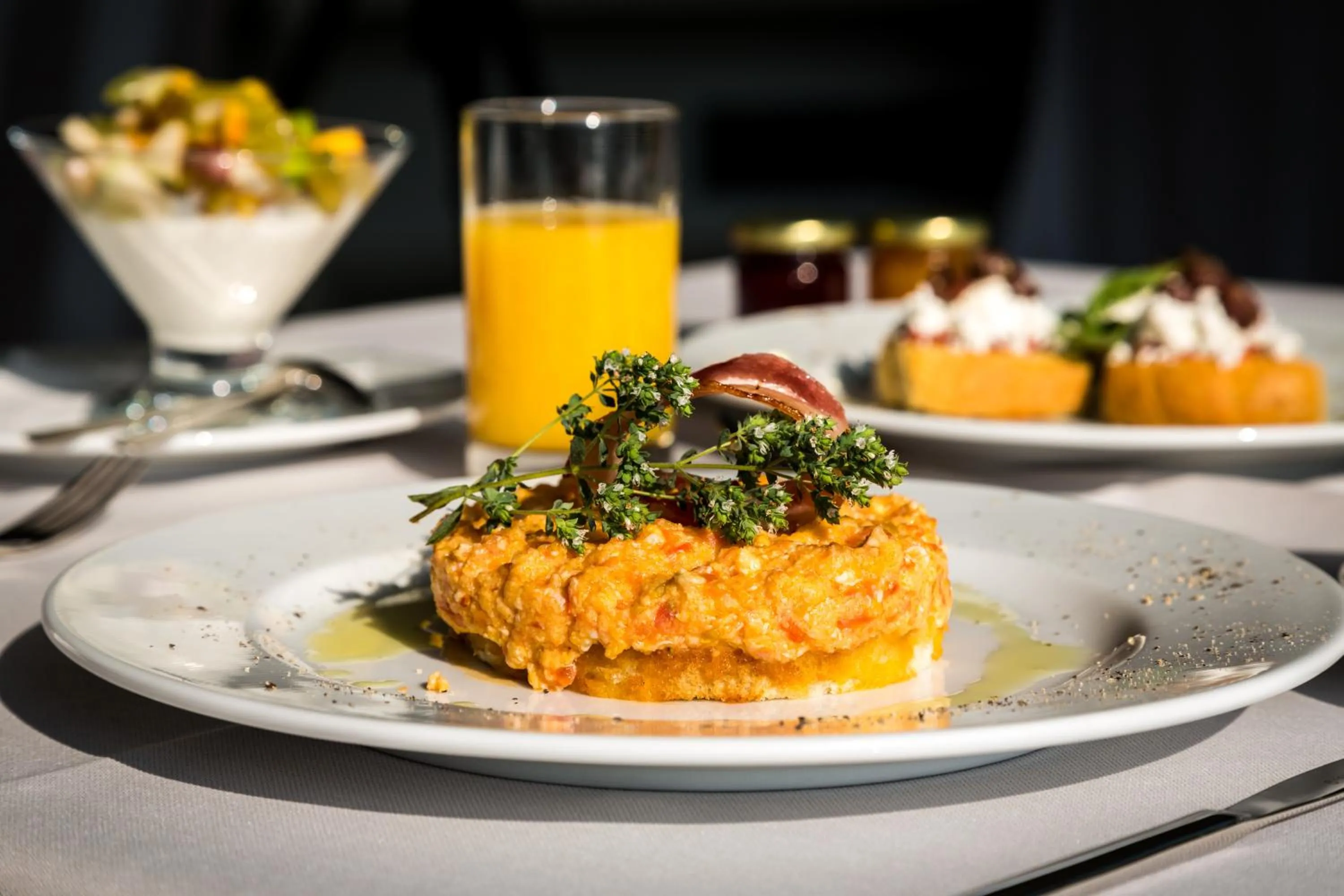 Restaurant/places to eat in Calma Hotel & Spa