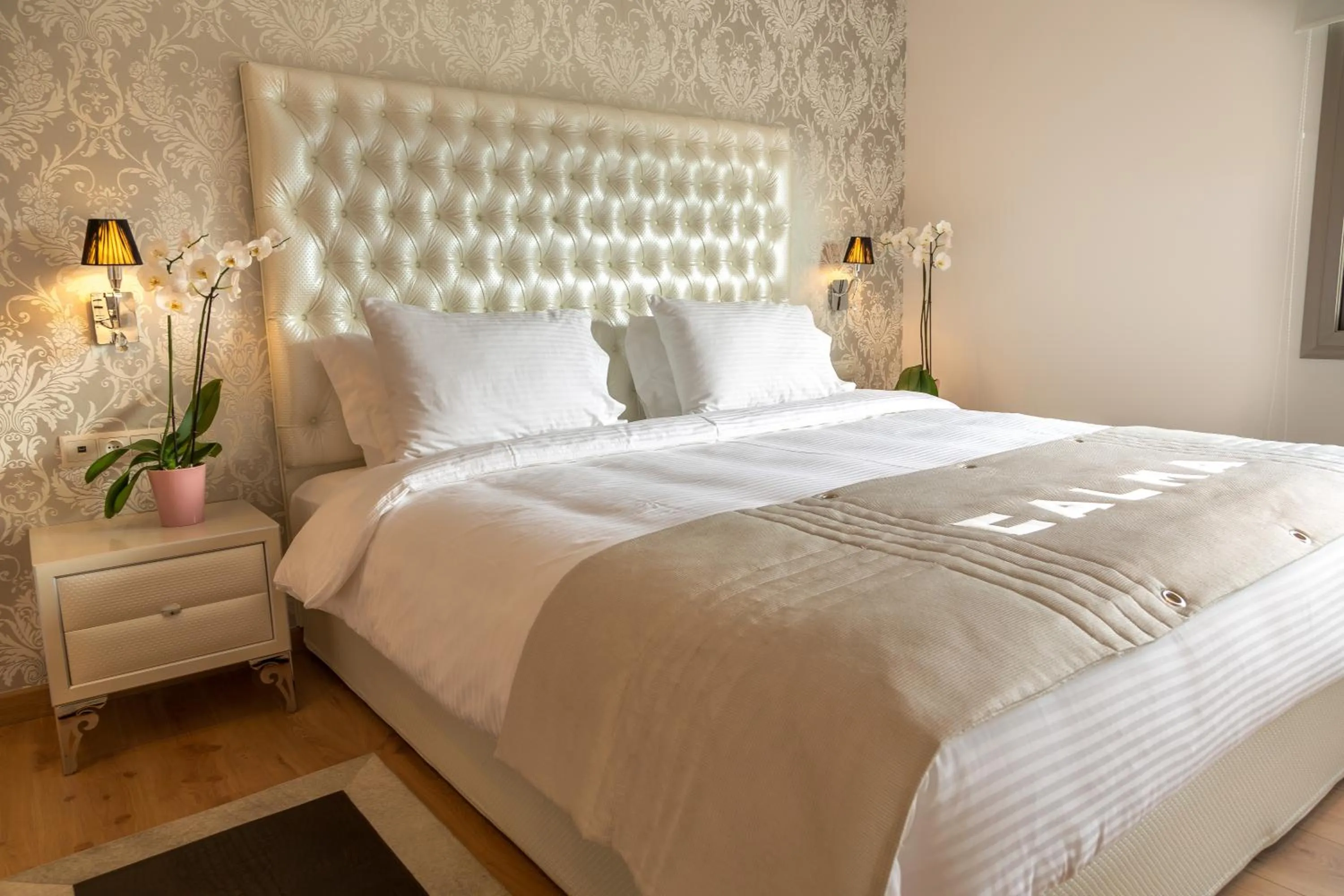 Bed in Calma Hotel & Spa