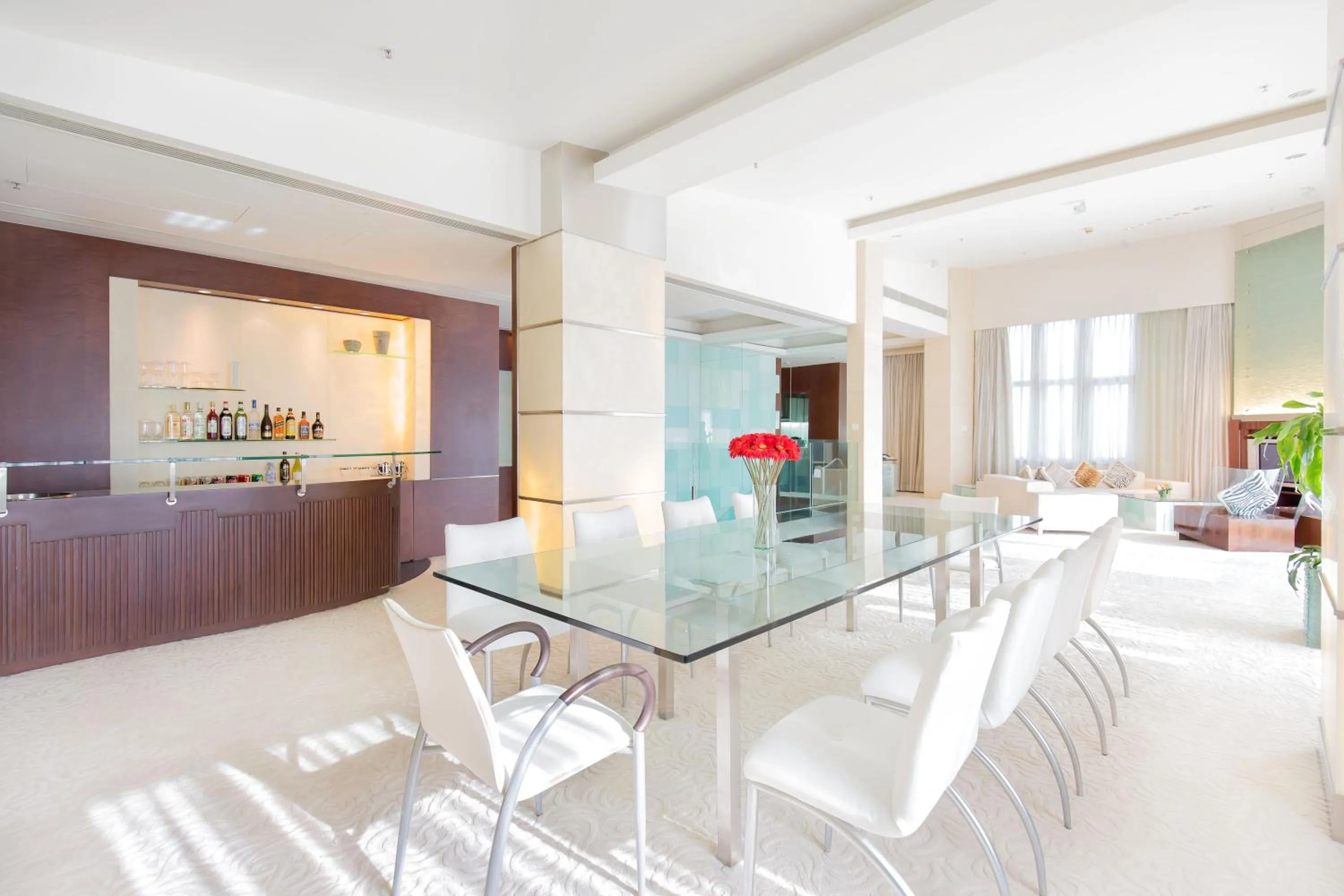 Dining area in Regal Airport Hotel