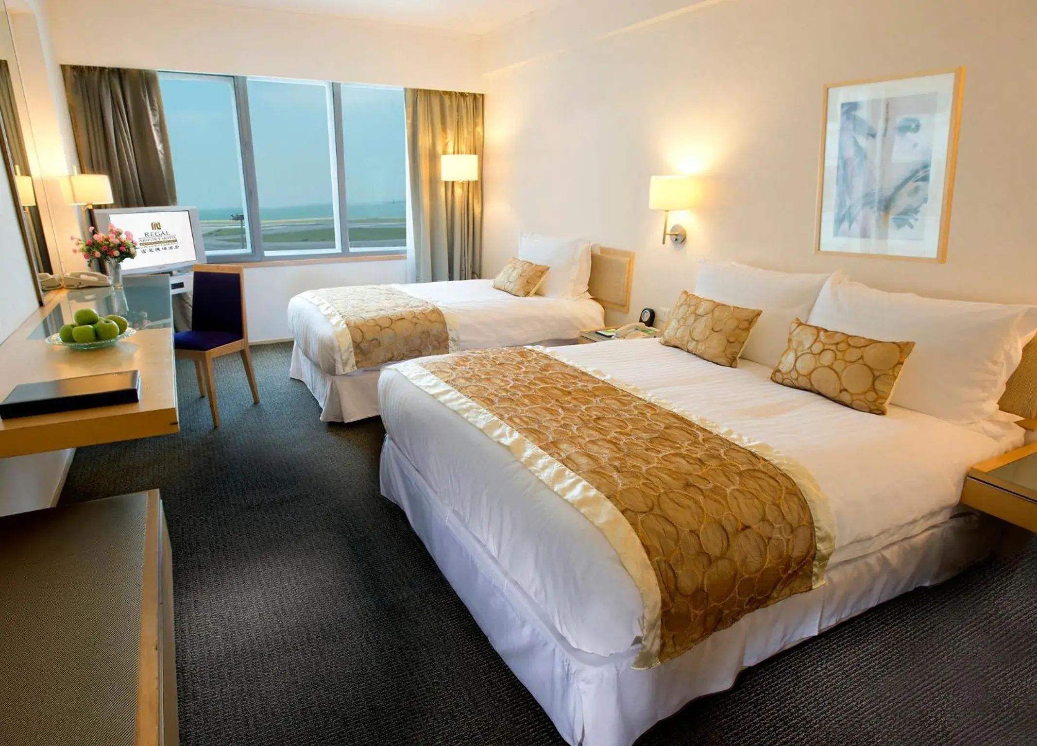 Triple Room in Regal Airport Hotel Triple Room in Regal Airport Hotel