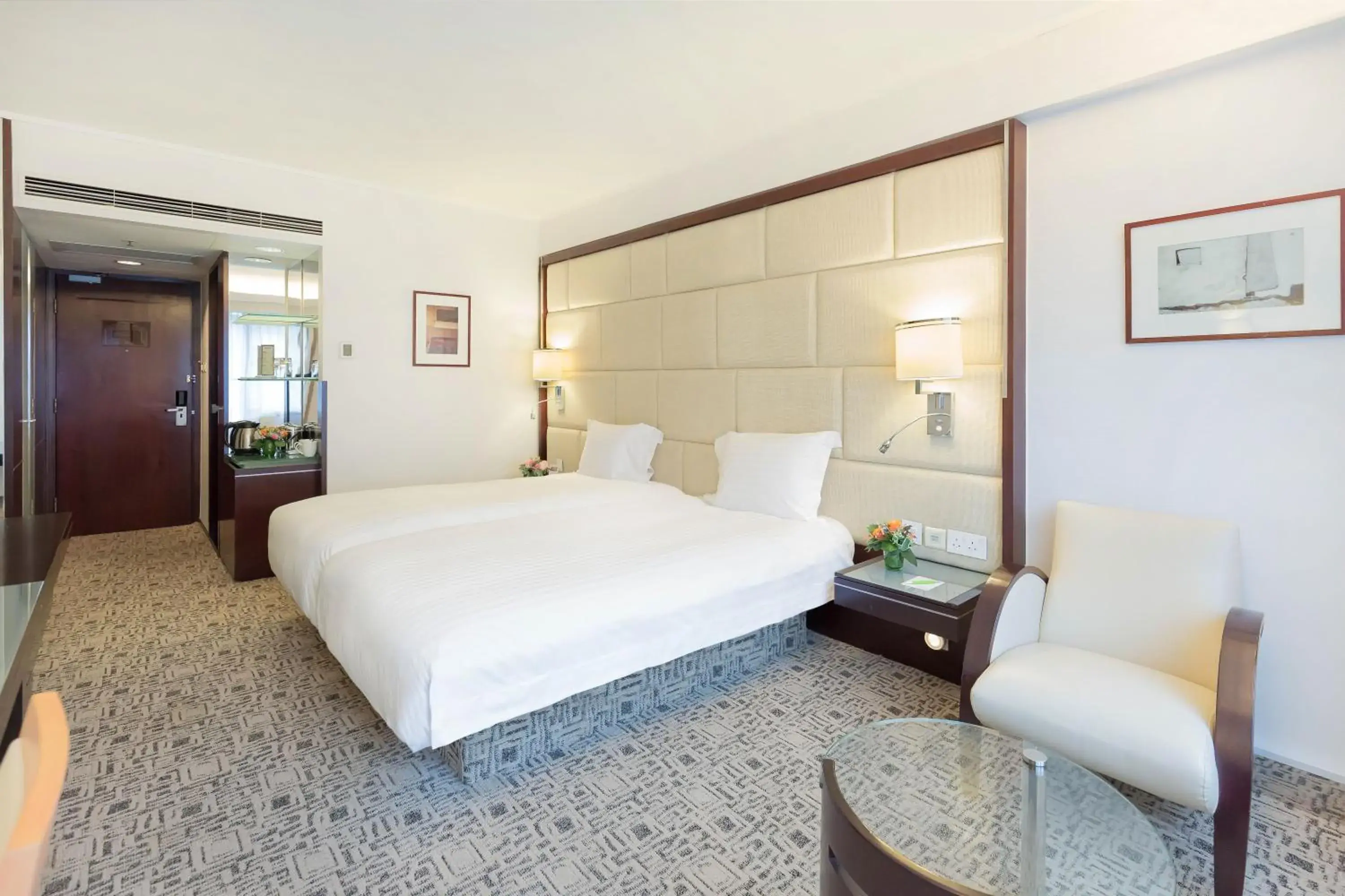 Superior Queen or Twin Room in Regal Airport Hotel Superior Queen or Twin Room in Regal Airport Hotel