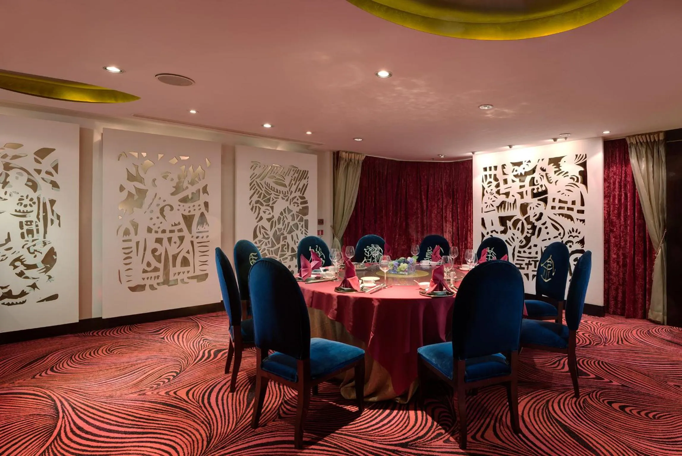 Lunch in Regal Airport Hotel