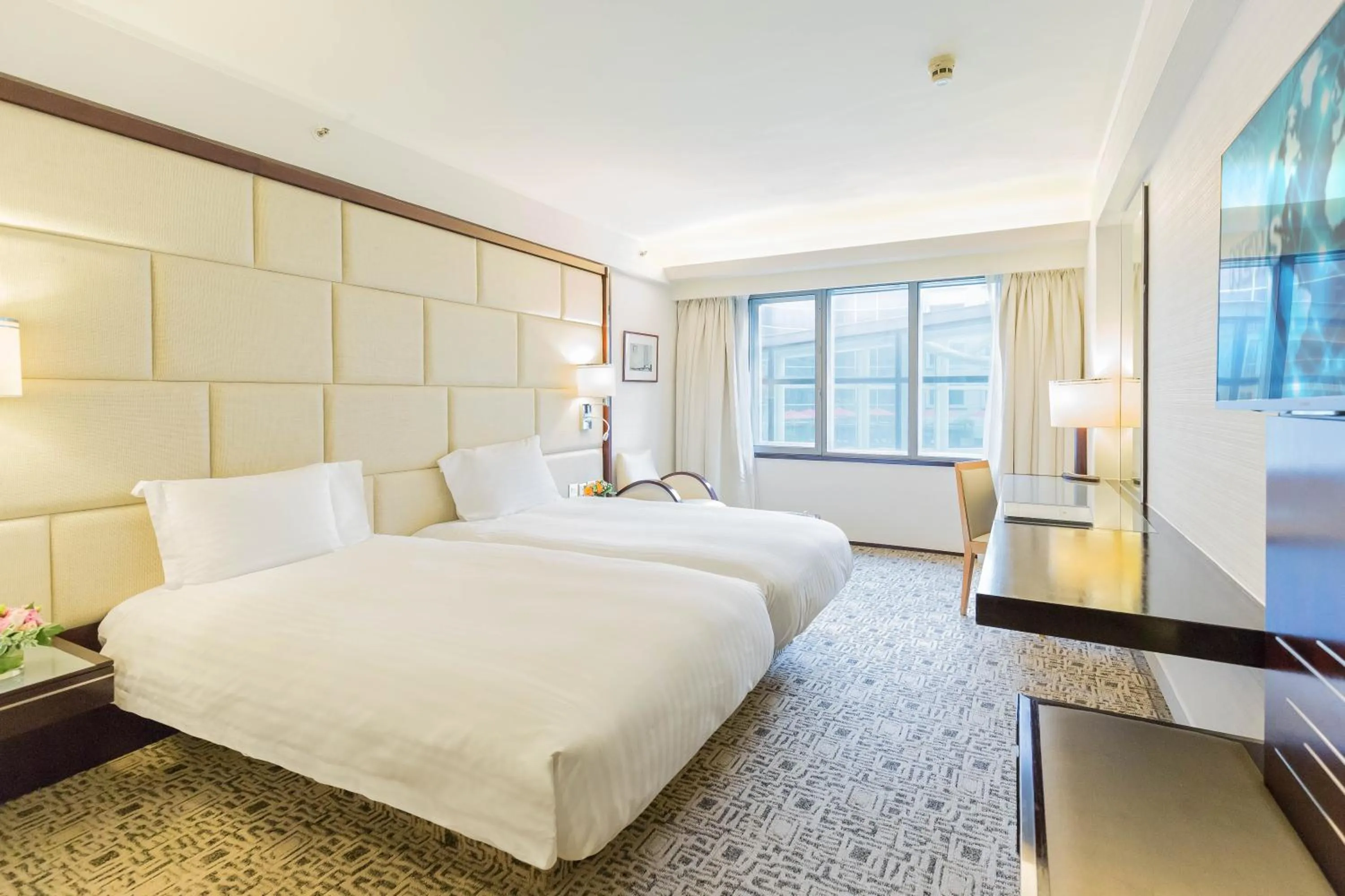 Photo of the whole room, Bed in Regal Airport Hotel