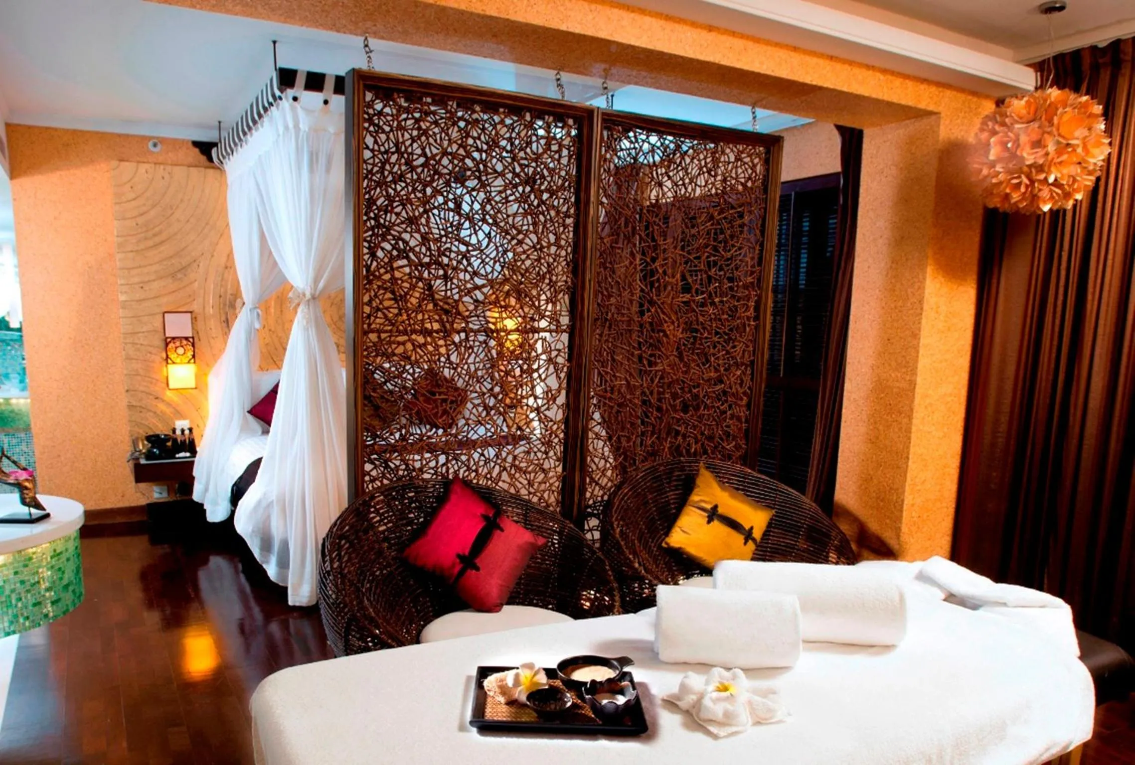 Spa and wellness centre/facilities, Bed in Regal Airport Hotel