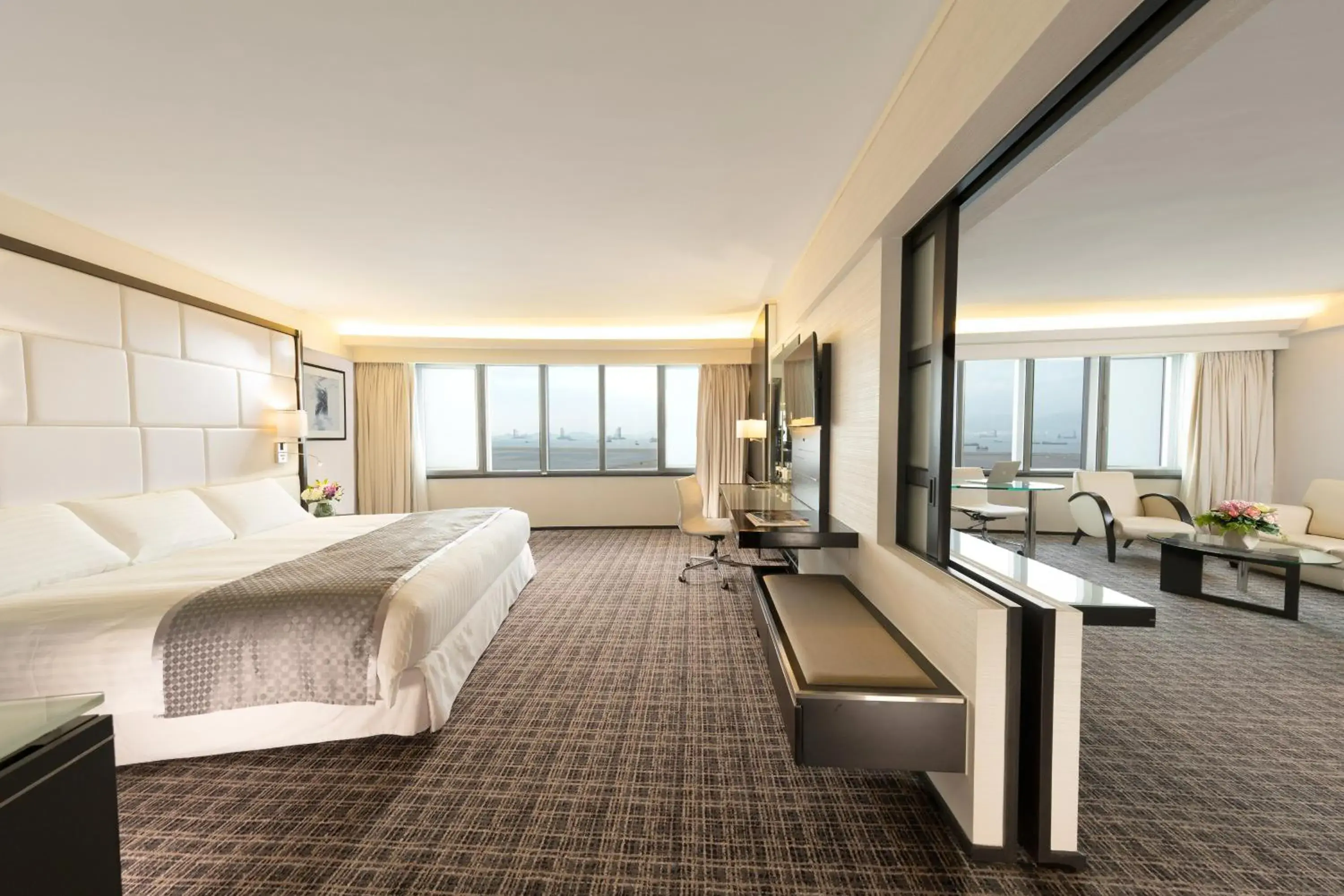 Deluxe Suite in Regal Airport Hotel Deluxe Suite in Regal Airport Hotel