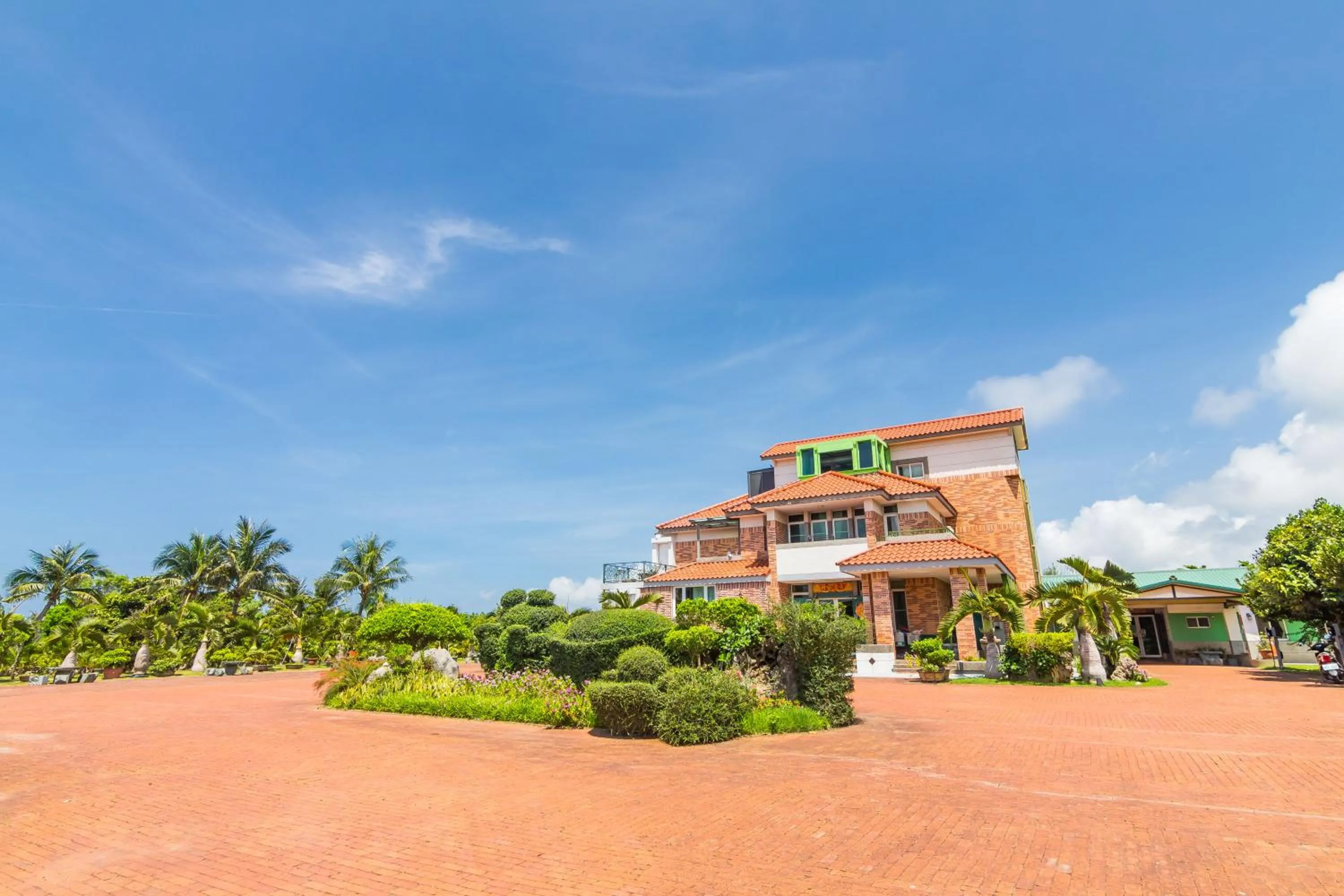 Property building in Kenting Maya-House B&B