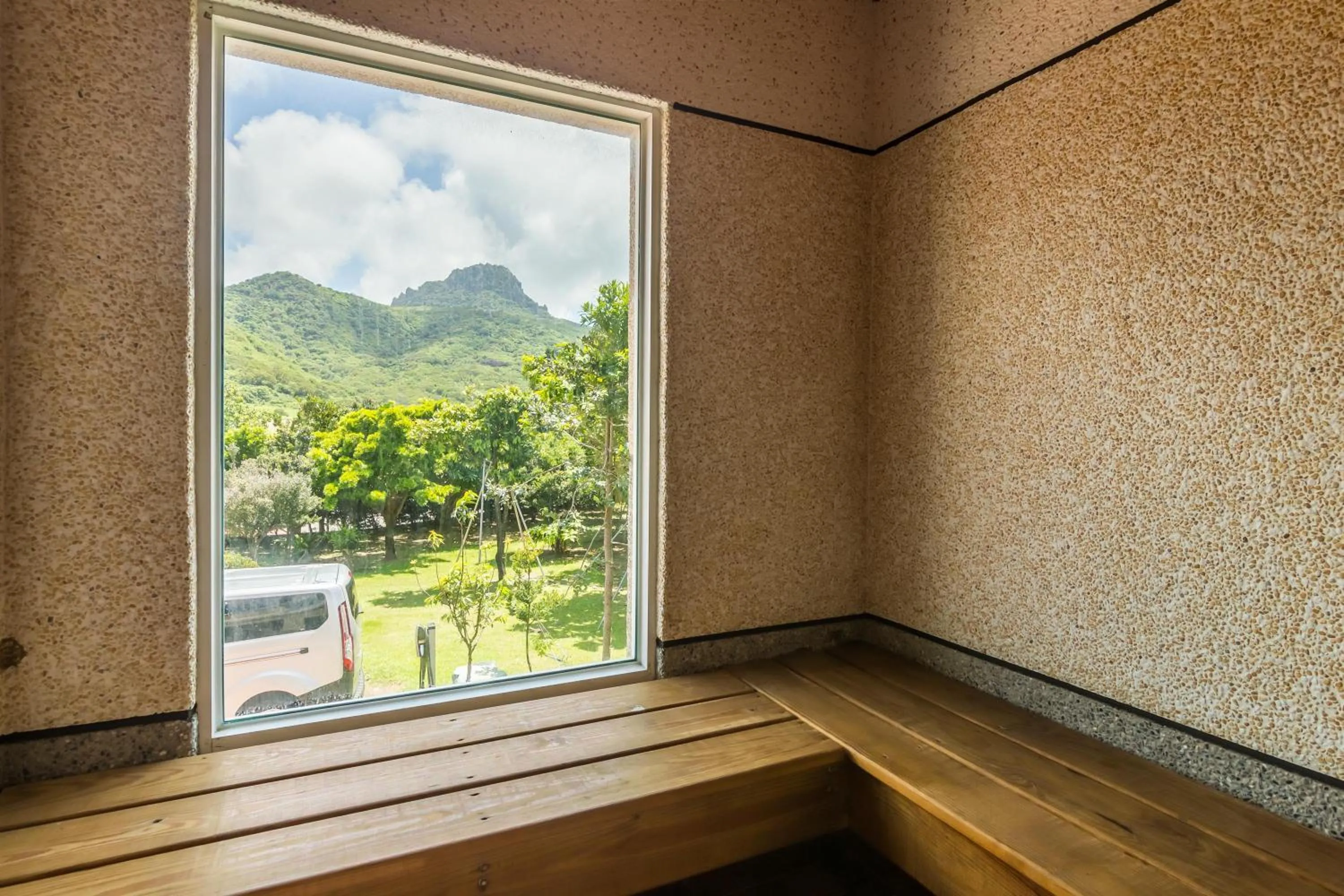Mountain view in Kenting Maya-House B&B