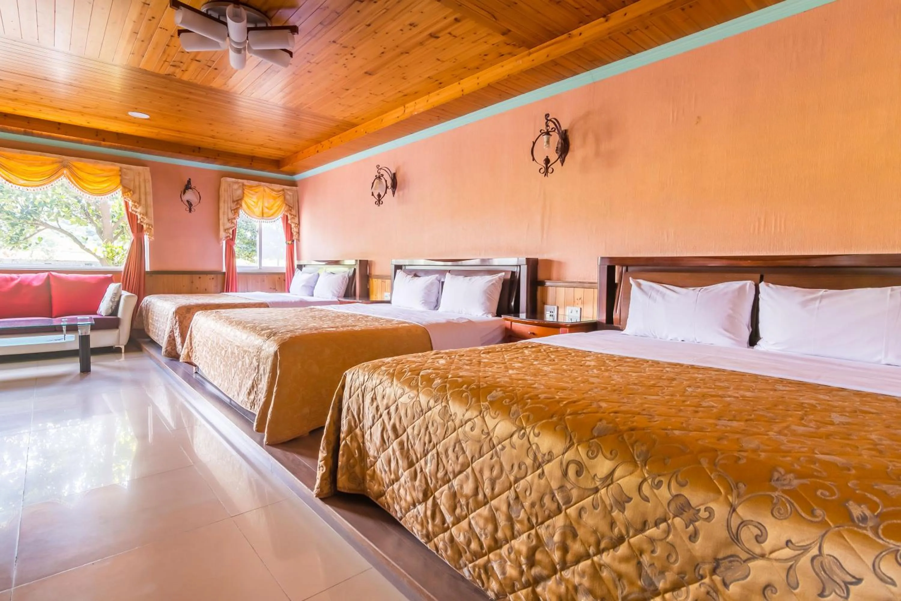 Property building, Bed in Kenting Maya-House B&B