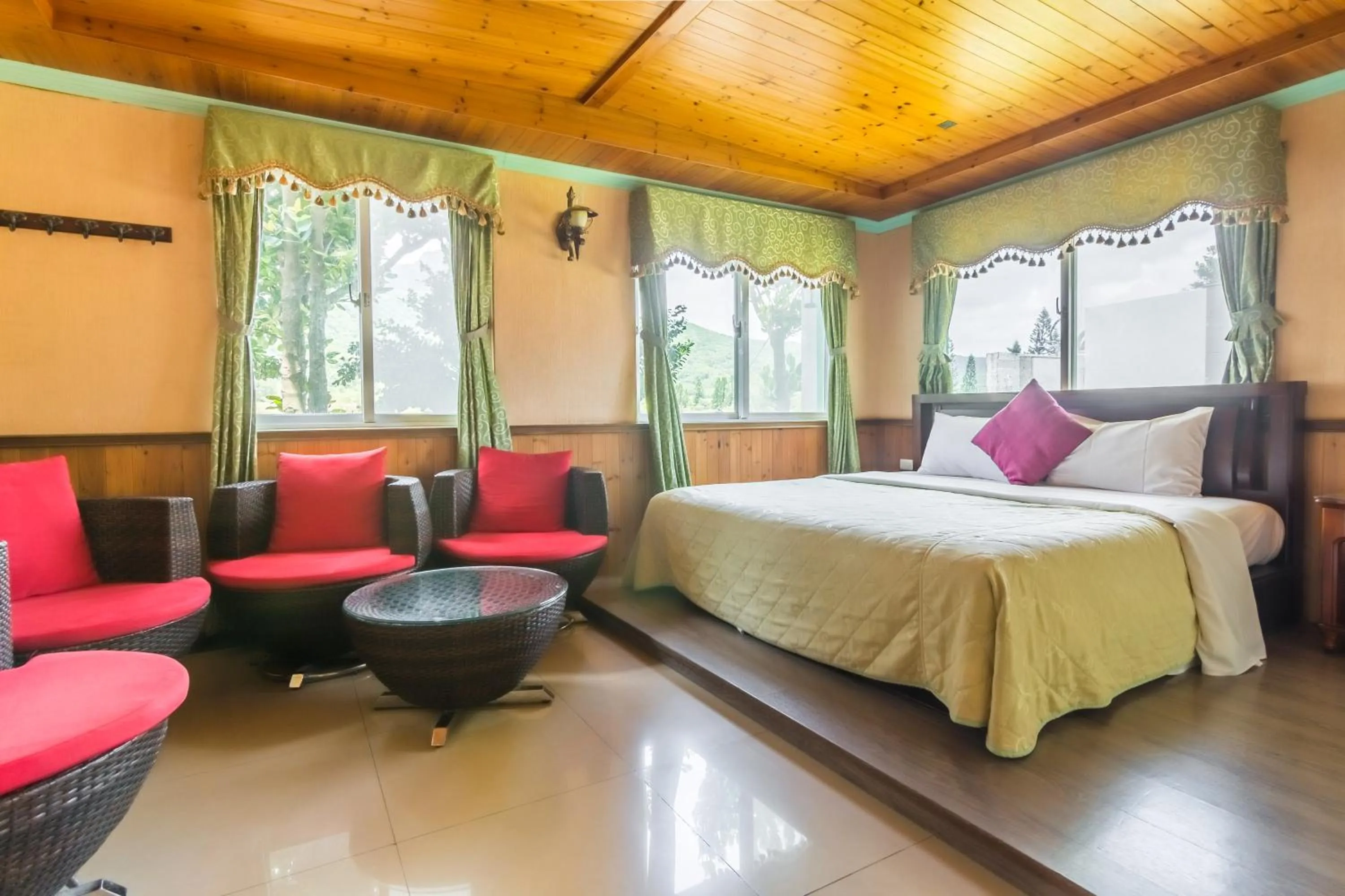 Photo of the whole room, Bed in Kenting Maya-House B&B