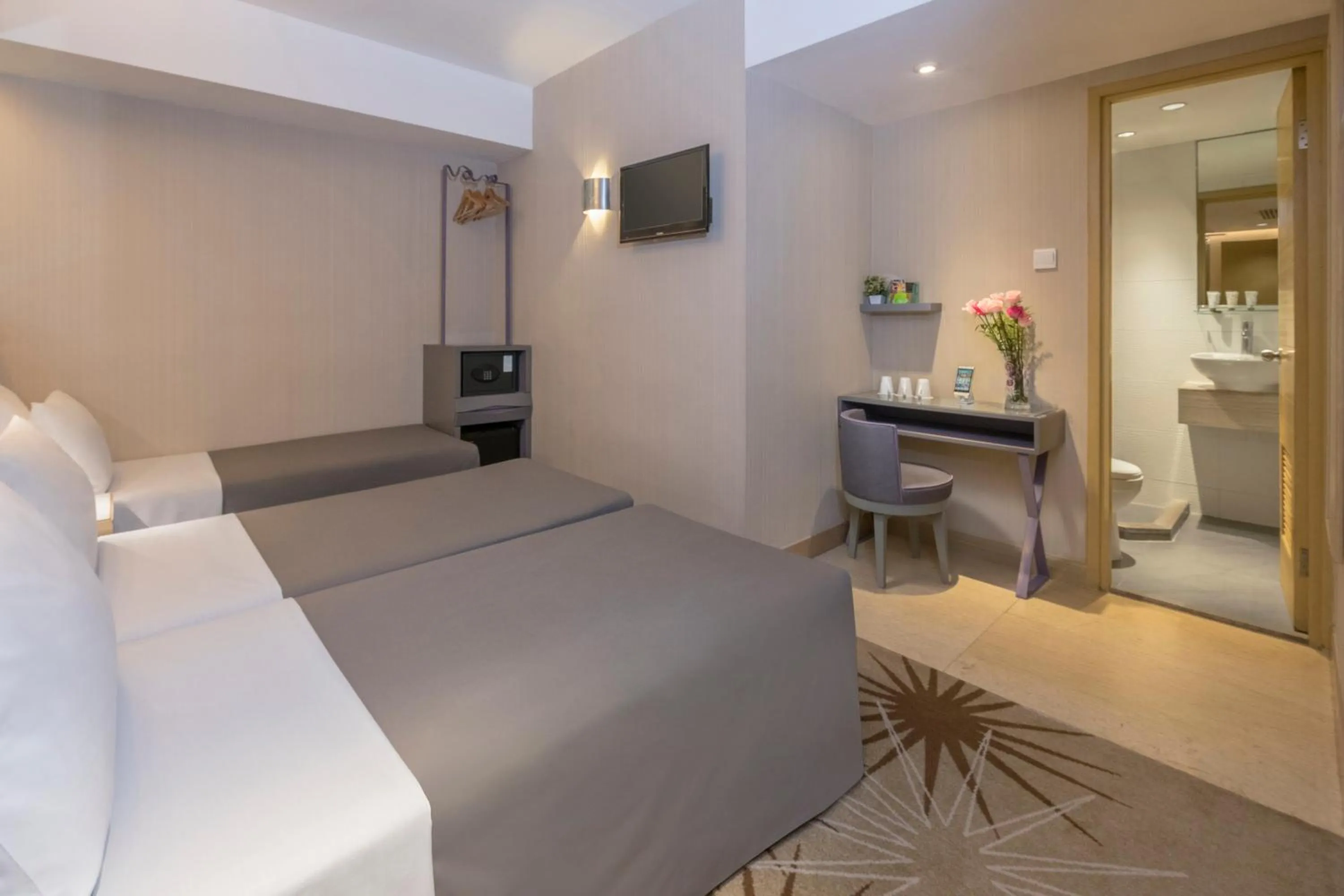 Bed in Silka Far East Hotel