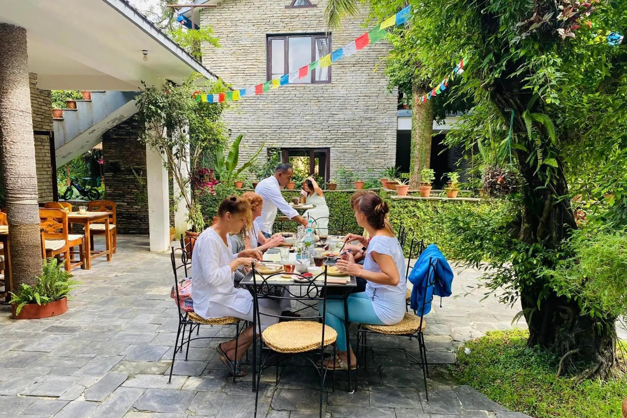 Breakfast in Mum's Garden Resort