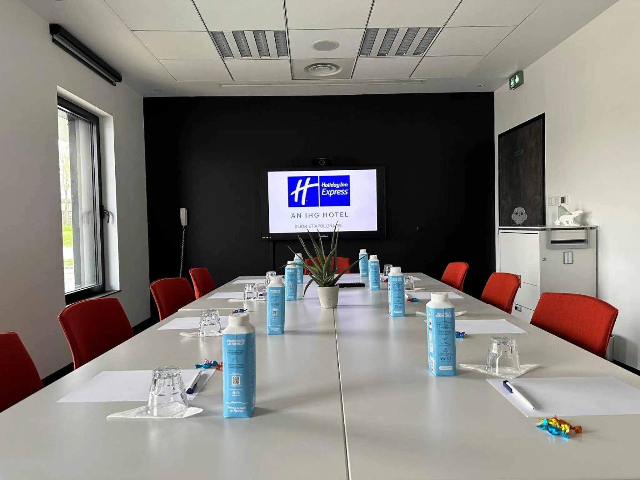 Meeting/conference room in Holiday Inn Express Dijon by IHG