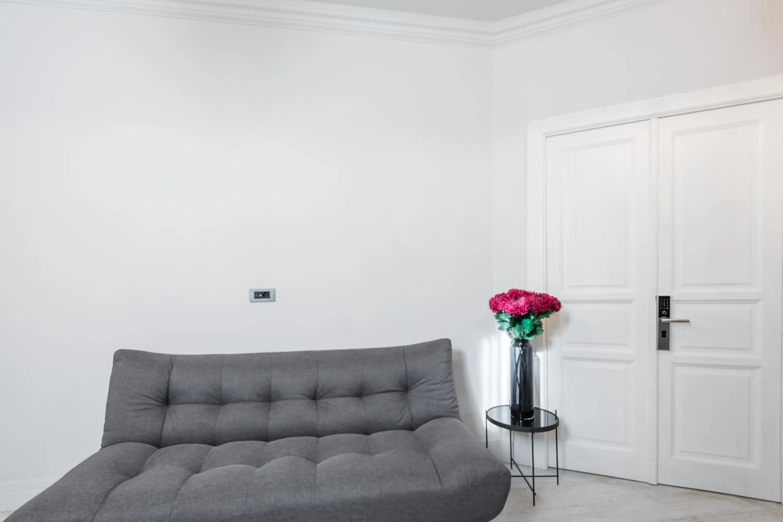 Communal lounge/ TV room in HIGHLINE DOWNTOWN ApartHotel OLDTOWN UNIRII SQUARE