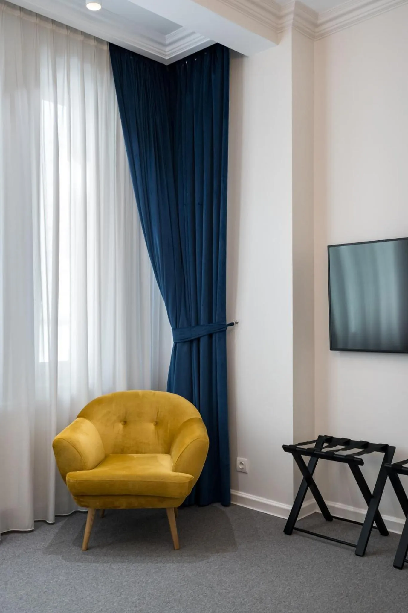 TV and multimedia in HIGHLINE DOWNTOWN ApartHotel OLDTOWN UNIRII SQUARE