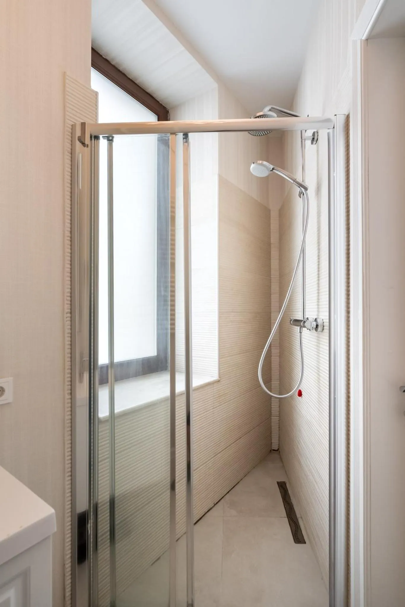 Shower in HIGHLINE DOWNTOWN ApartHotel OLDTOWN UNIRII SQUARE