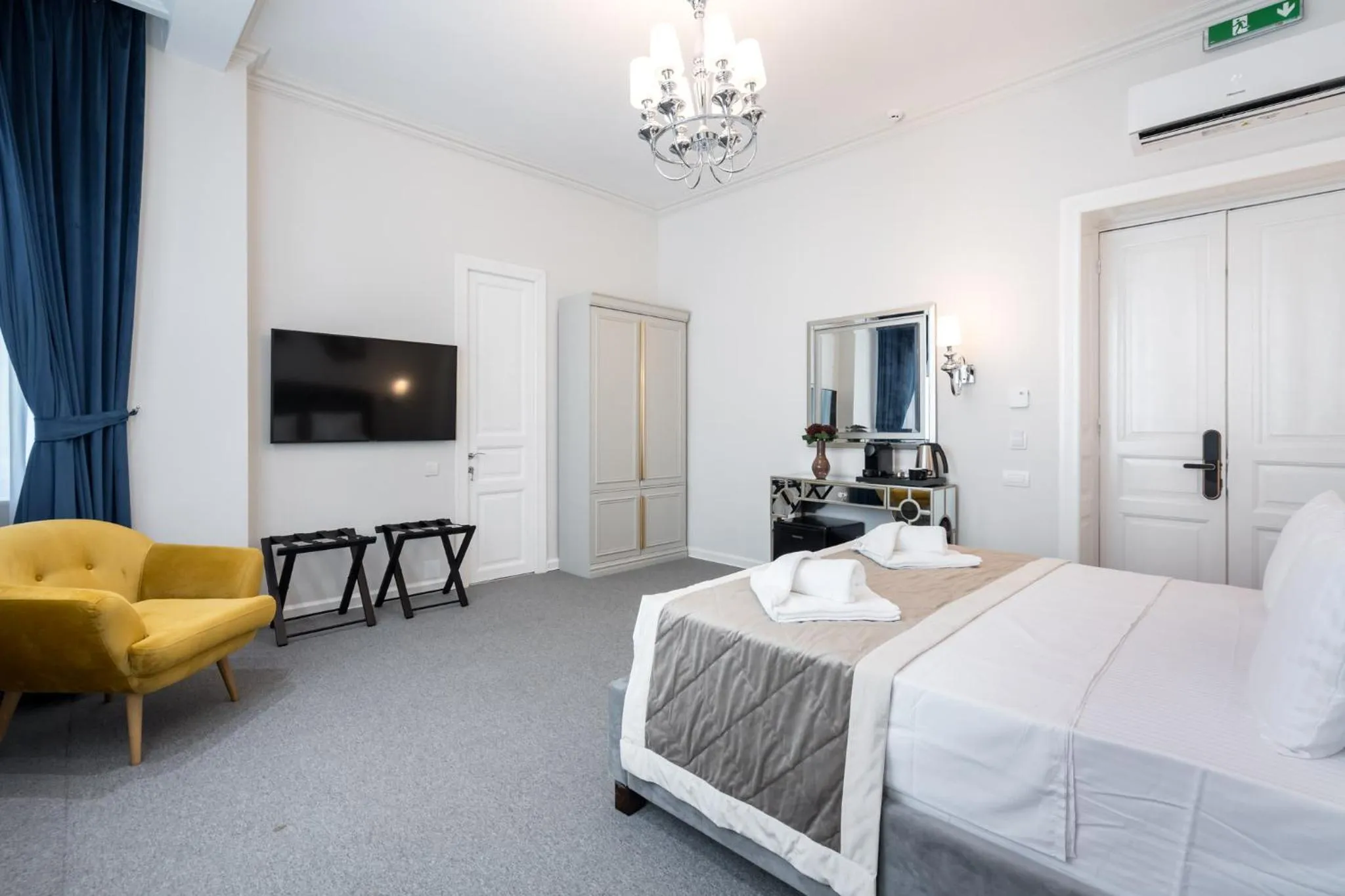 Bedroom, Bed in HIGHLINE DOWNTOWN ApartHotel OLDTOWN UNIRII SQUARE