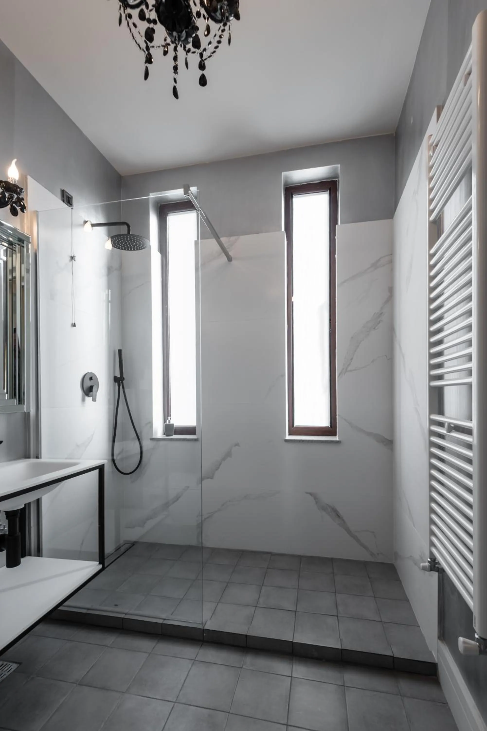 Shower in HIGHLINE DOWNTOWN ApartHotel OLDTOWN UNIRII SQUARE